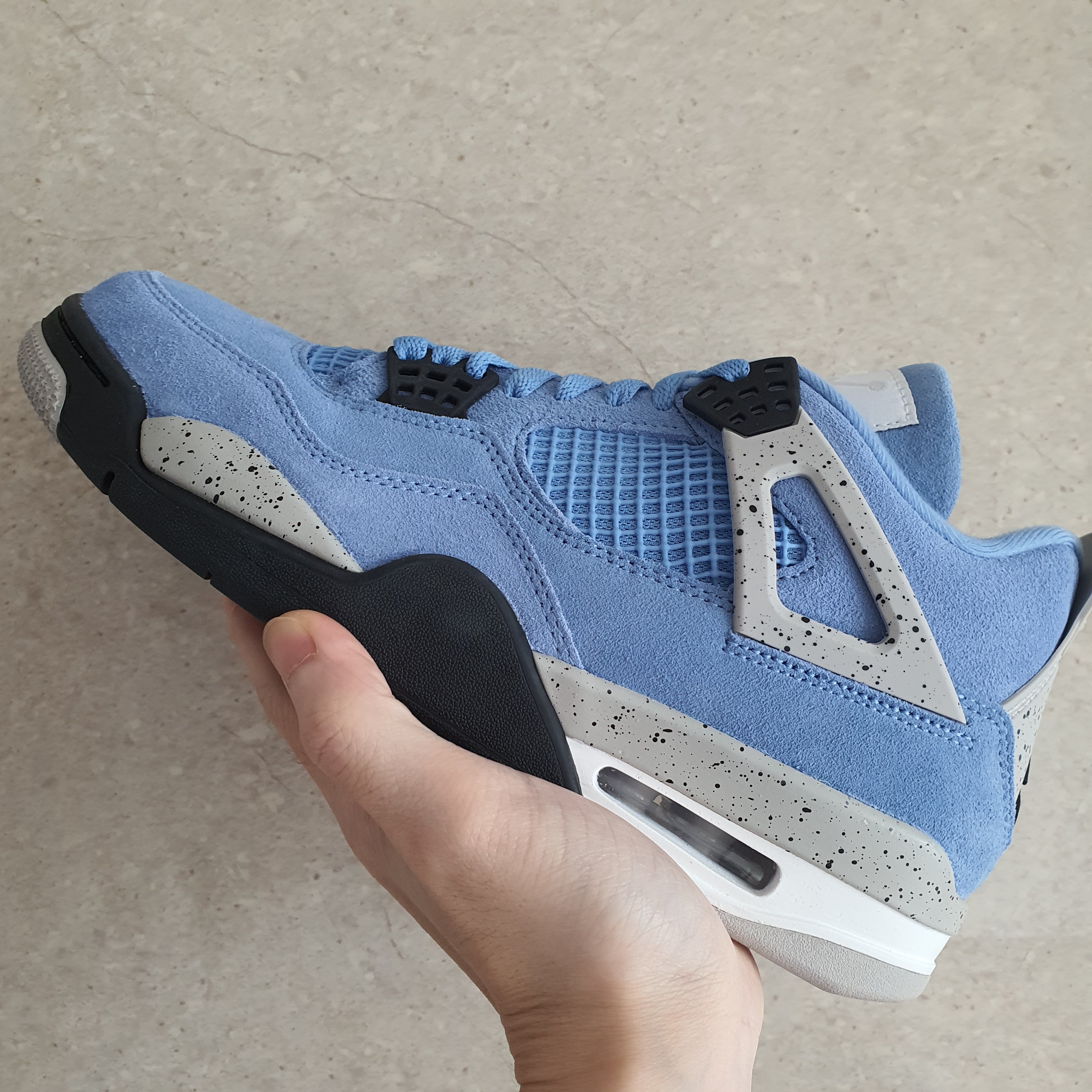 Jordan 4 Retro University Blue 착용 스타일