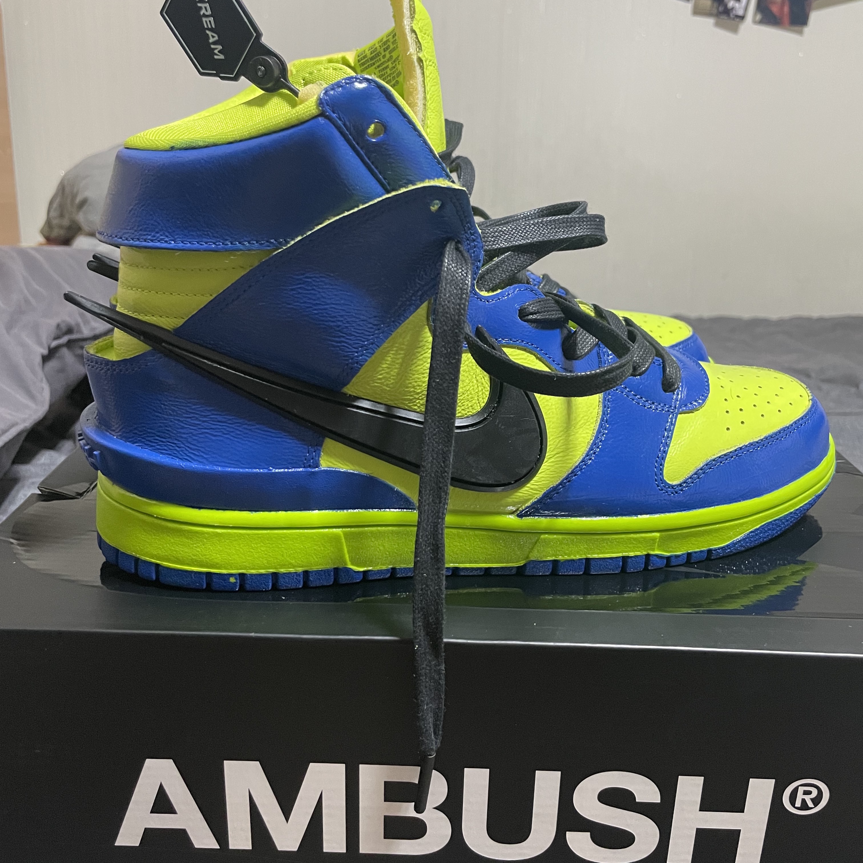 Nike x Ambush Dunk High Flash Lime 착용 스타일
