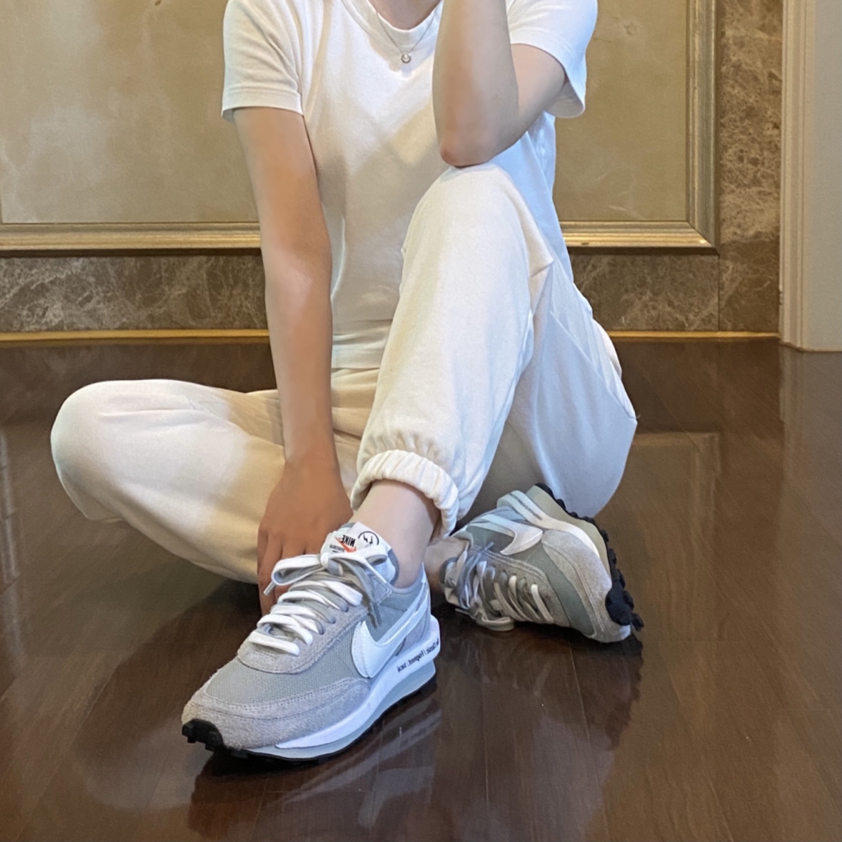 Nike x Sacai x Fragment LDWaffle Light Smoke Grey 착용 스타일 - 5