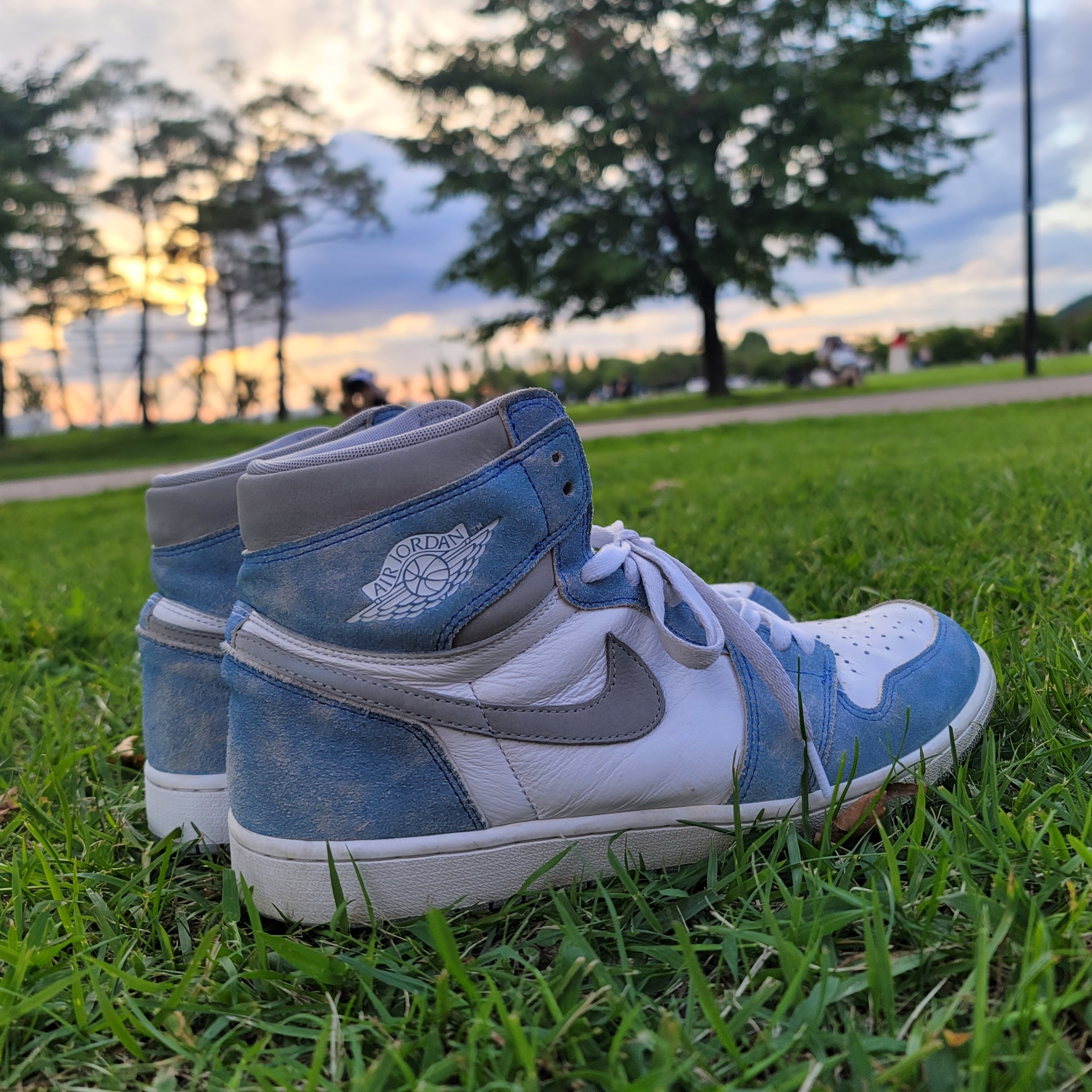 Jordan 1 Retro High OG Hyper Royal 착용 스타일 - 3