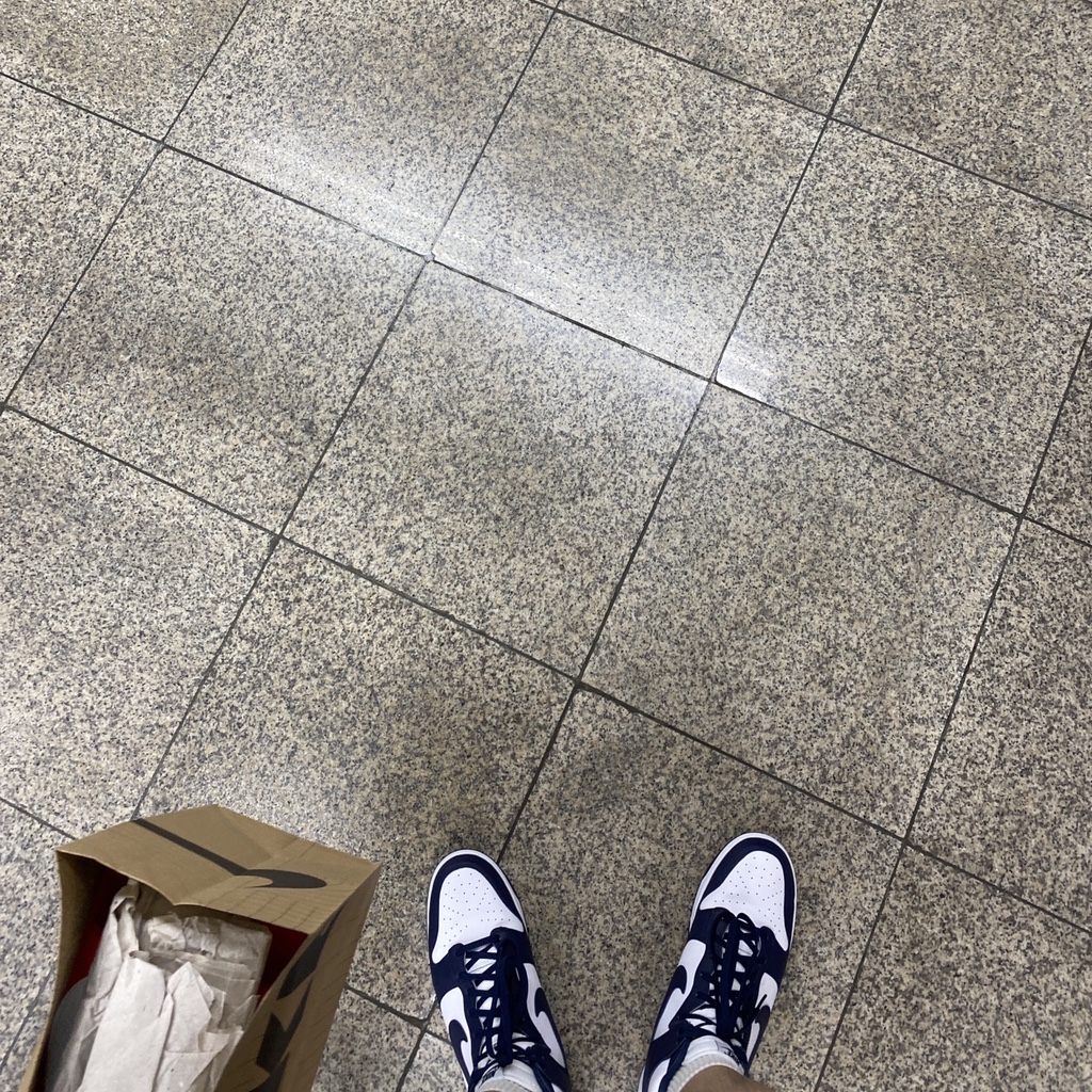 Nike Dunk High Retro Championship Navy 착용 스타일 - 2