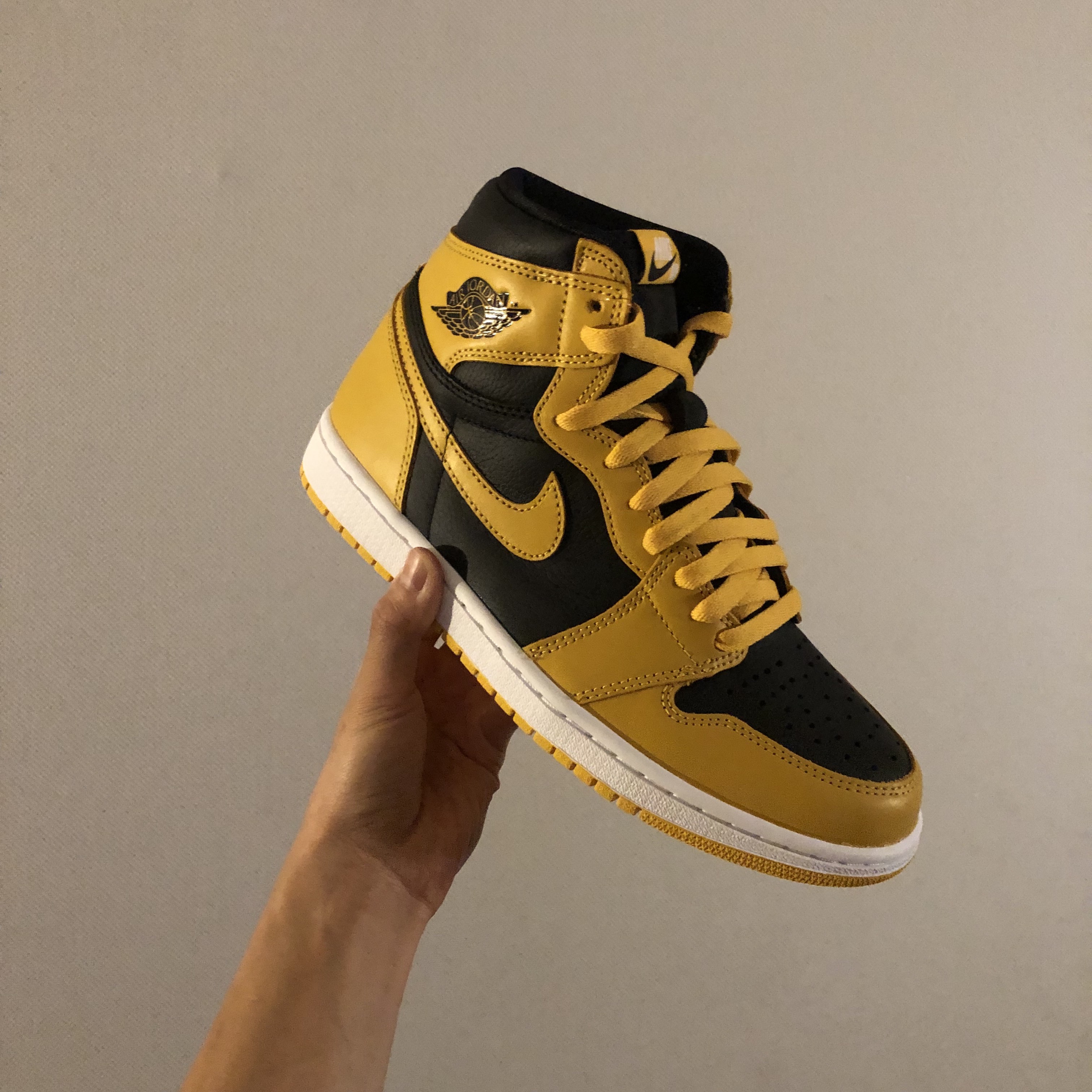 Jordan 1 Retro High OG Pollen 착용 스타일 - 1