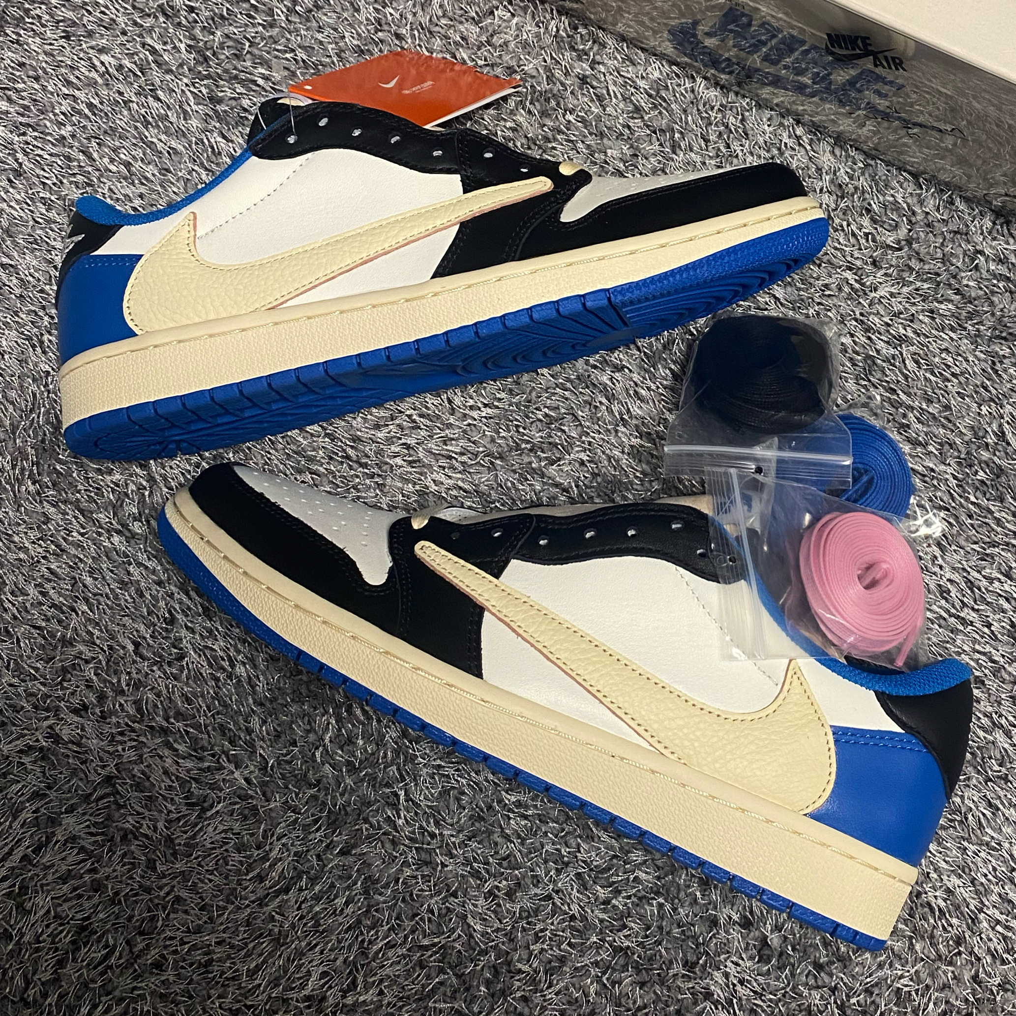Jordan 1 x Travis Scott x Fragment Retro Low OG SP Military Blue 착용 스타일