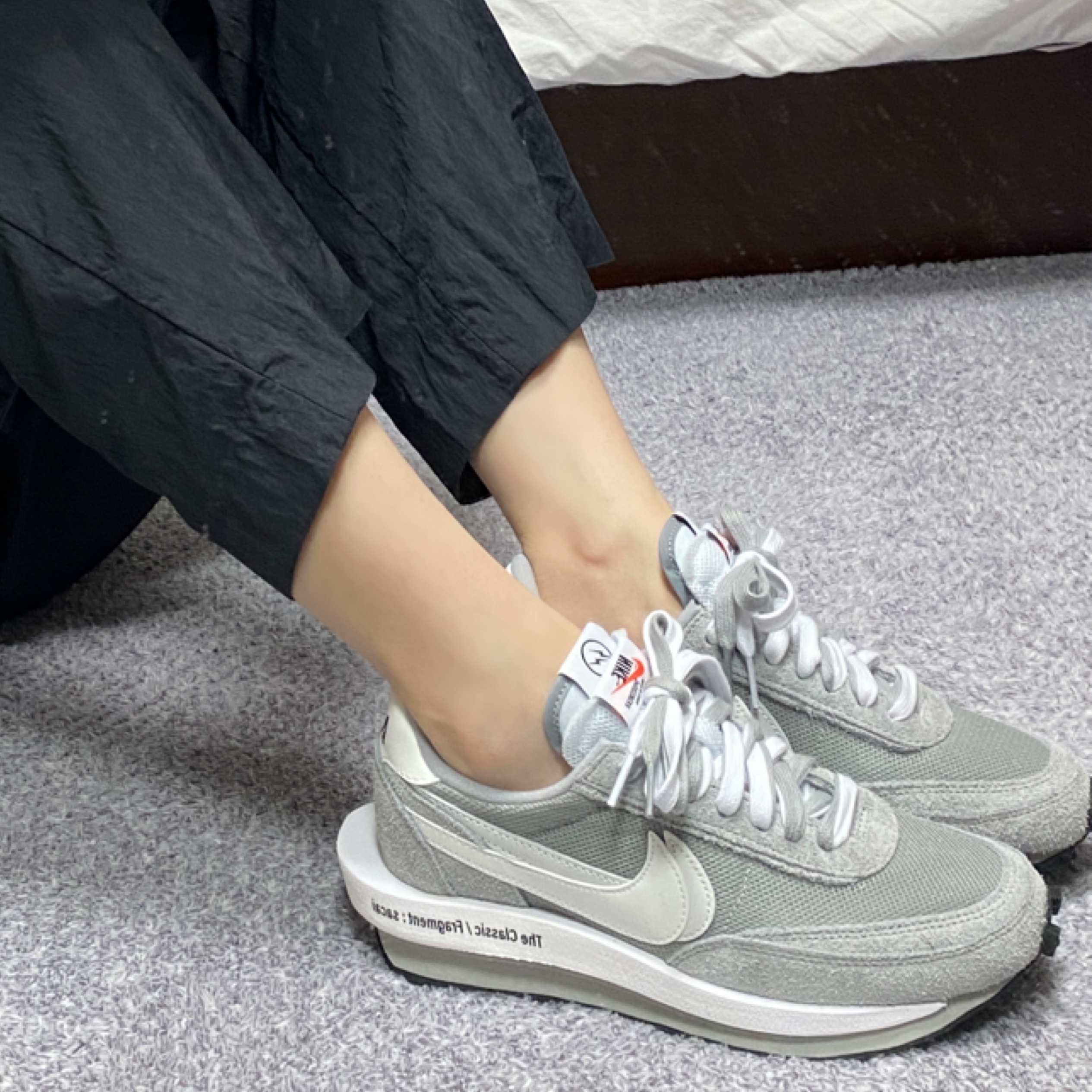 Nike x Sacai x Fragment LDWaffle Light Smoke Grey 착용 스타일 - 1