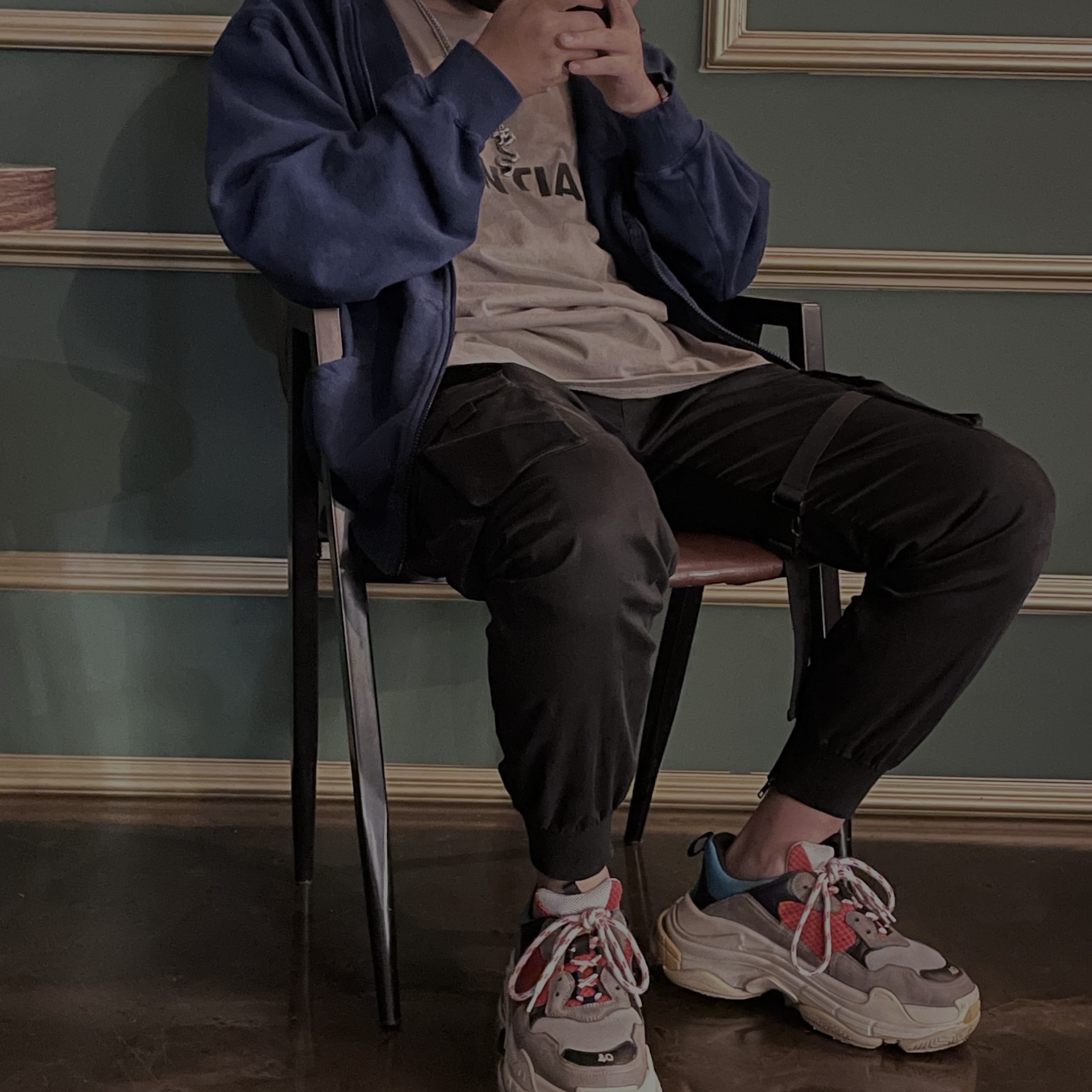 Balenciaga Triple S Grey Red Blue 2018 Reissue, Essentials 3D Silicon Applique Boxy T-Shirt Gray Flannel/Charcoal - 20SS 착용 스타일