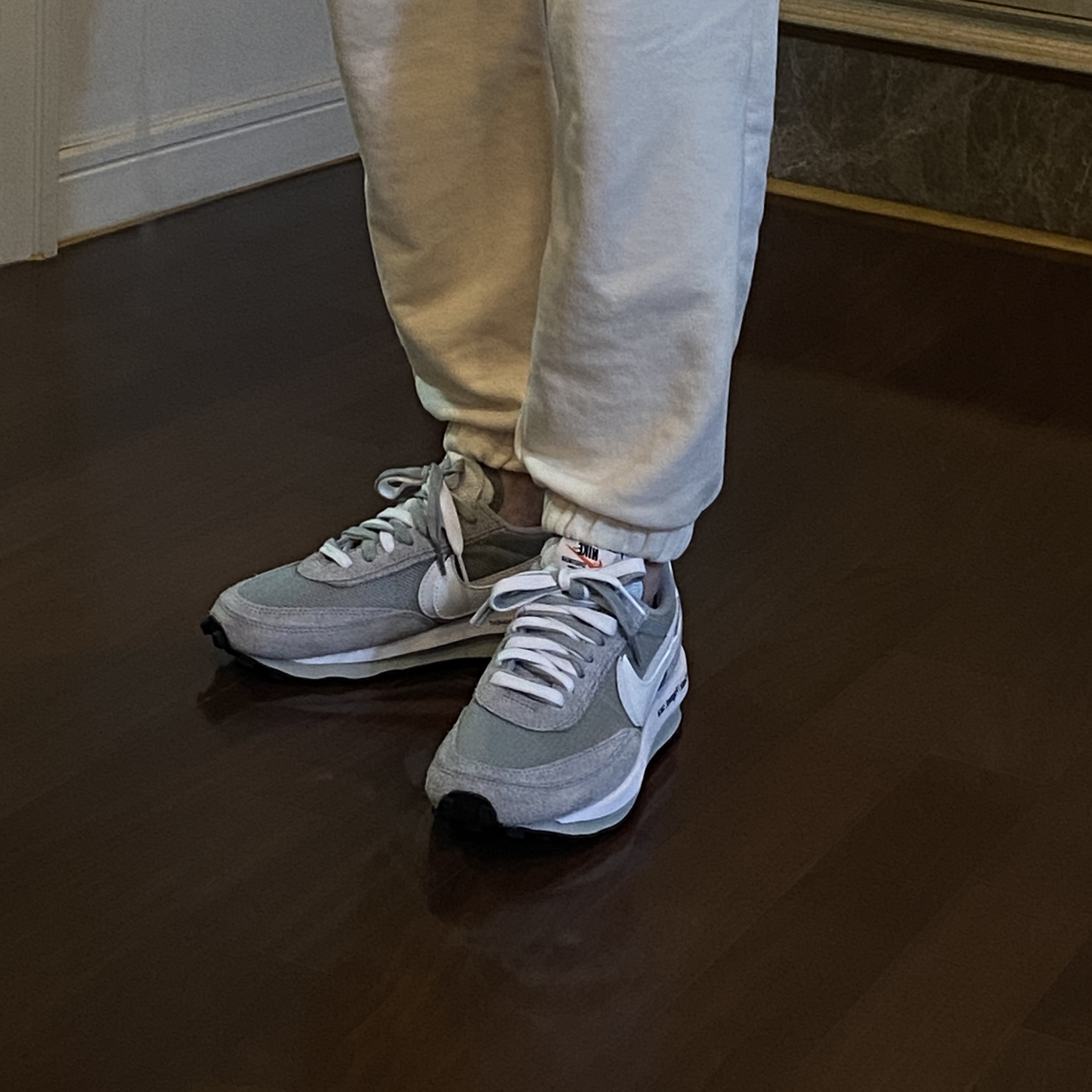 Nike x Sacai x Fragment LDWaffle Light Smoke Grey 착용 스타일 - 2