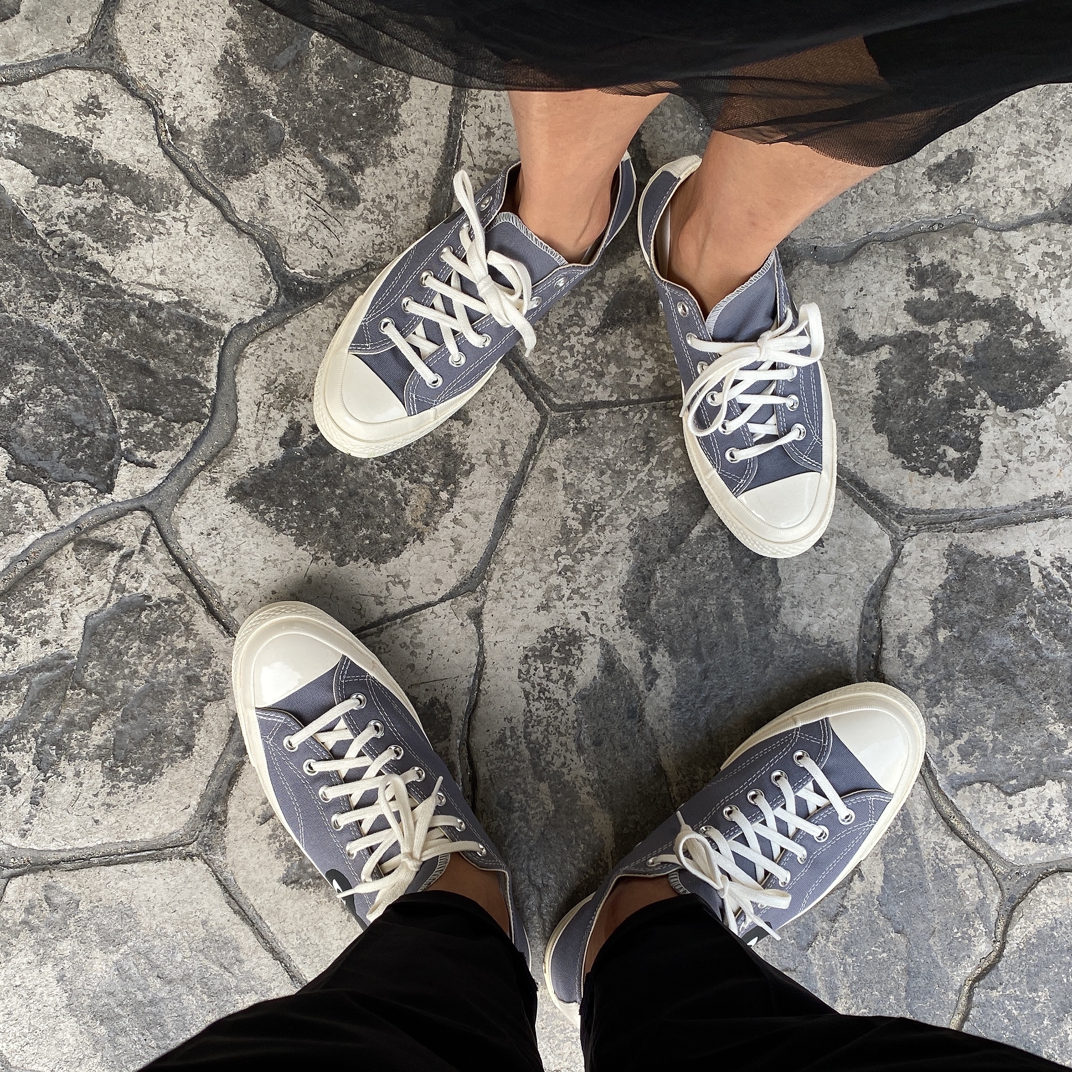 Converse x Play Comme des Garcons Chuck 70 Ox Steel Gray 착용 스타일 - 1