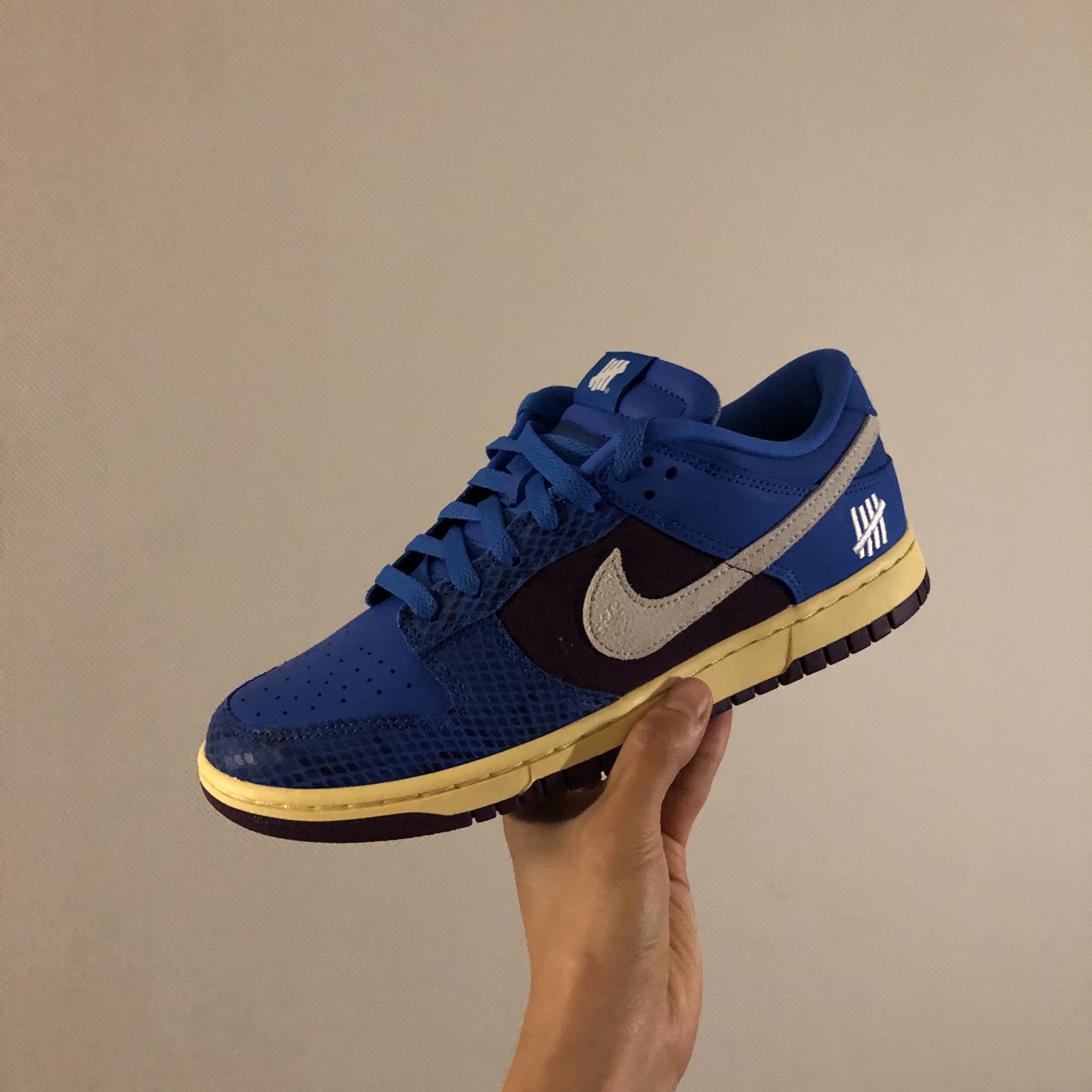 Nike x Undefeated Dunk Low SP 5 On It 착용 스타일 - 2