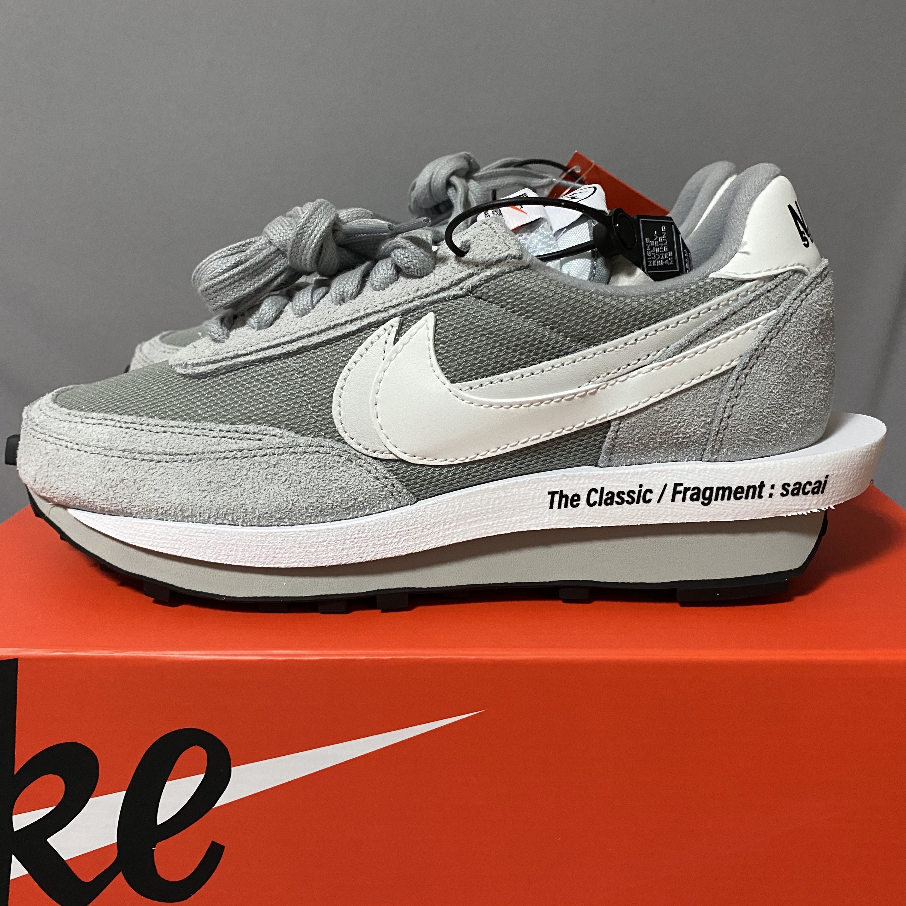 Nike x Sacai x Fragment LDWaffle Light Smoke Grey 착용 스타일 - 2