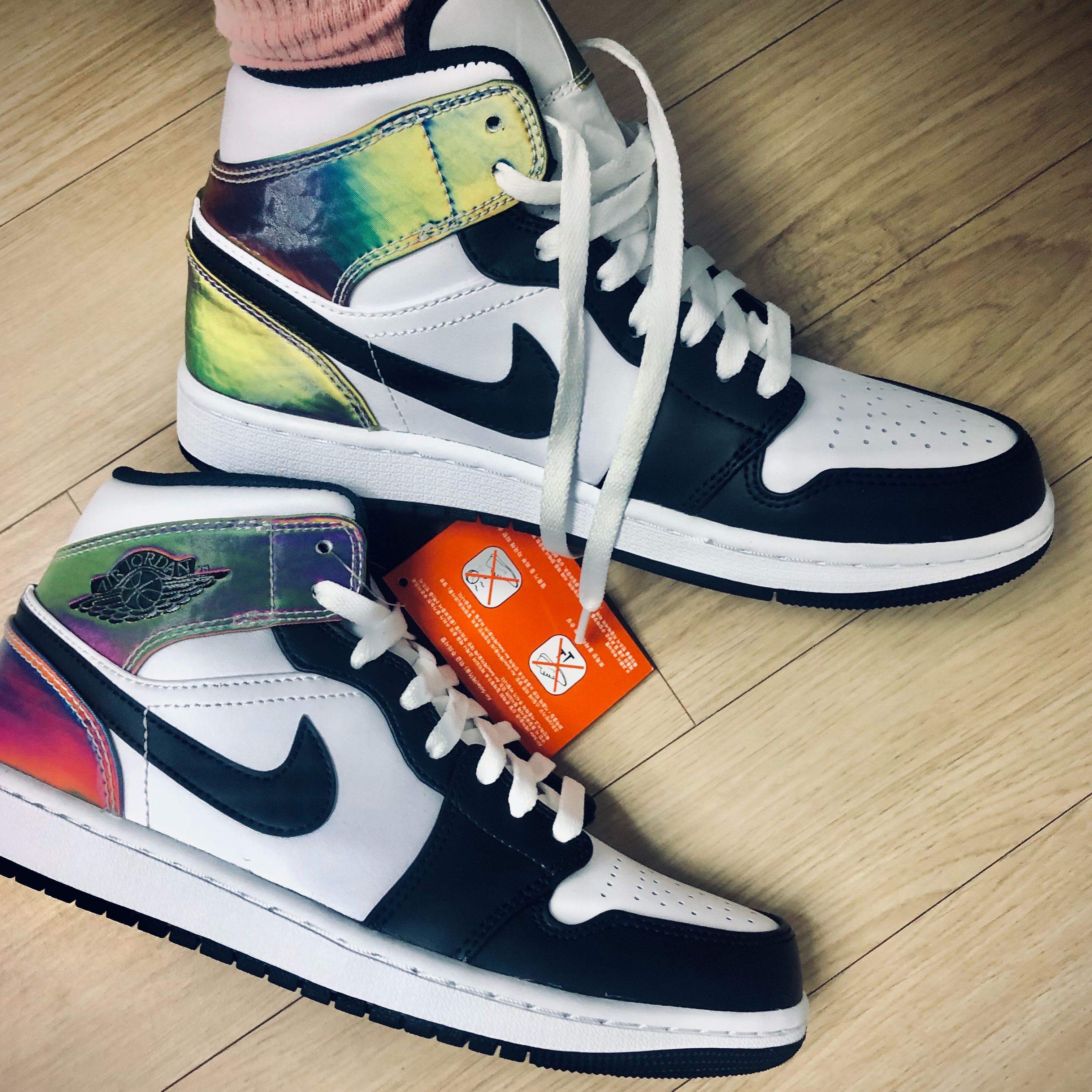 Jordan 1 Mid SE Heat Reactive 착용 스타일