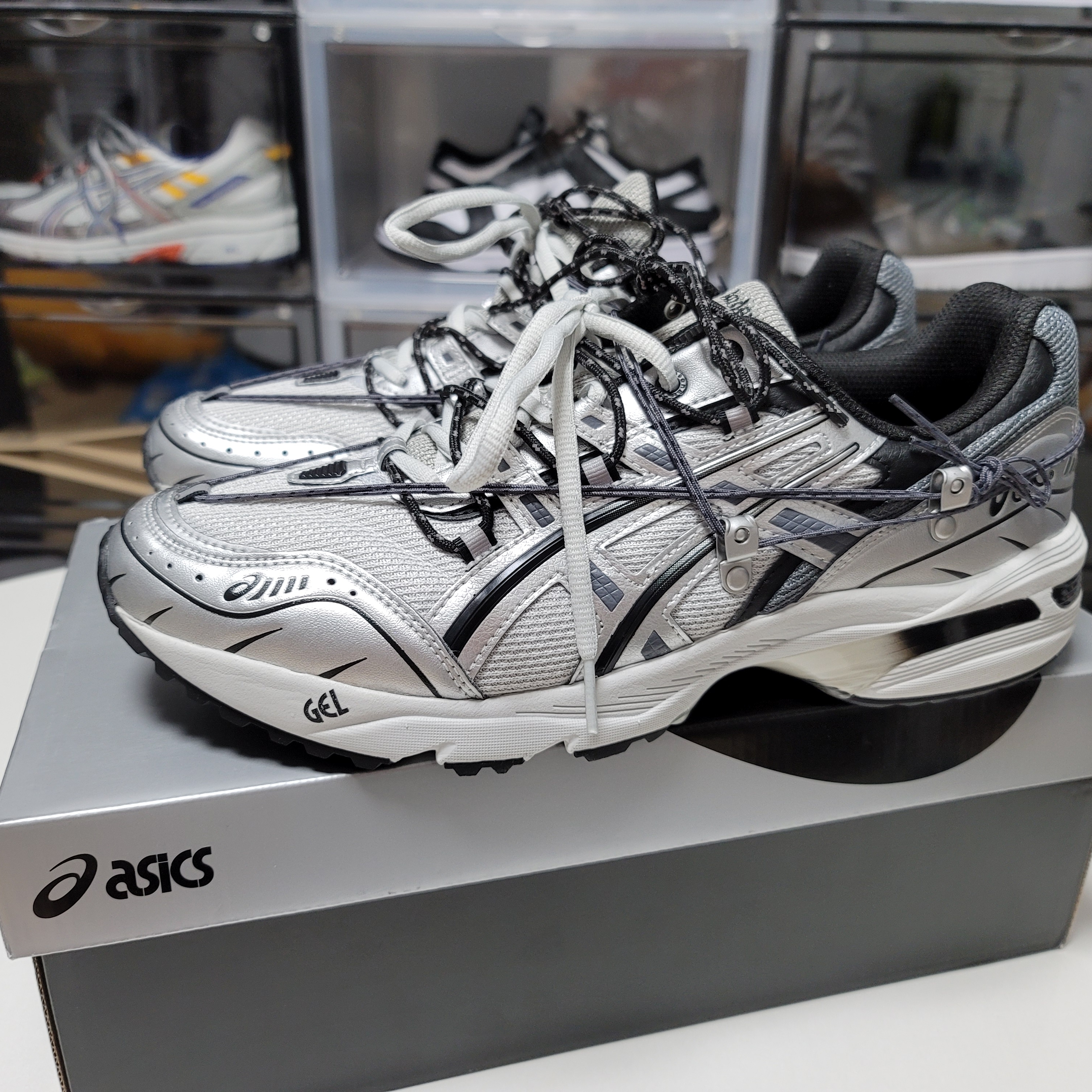 Asics x Andersson Bell Gel-1090 Glacier Grey Silver 착용 스타일