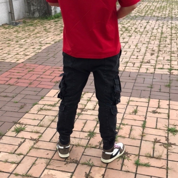 Jordan 1 x Travis Scott Retro High OG SP Mocha 착용 스타일 - 1