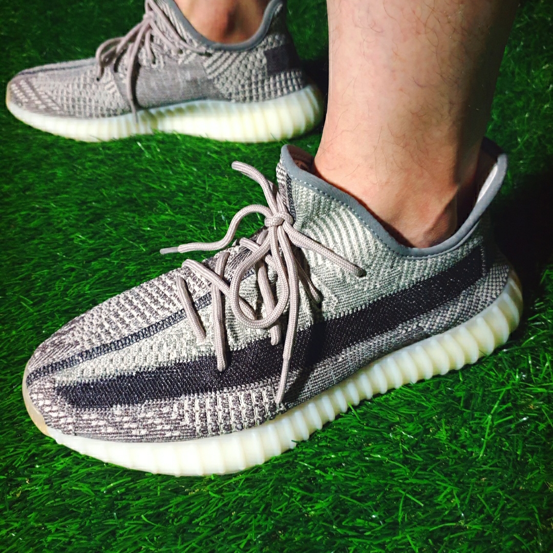 Adidas Yeezy Boost 350 V2 Zyon 착용 스타일 - 5