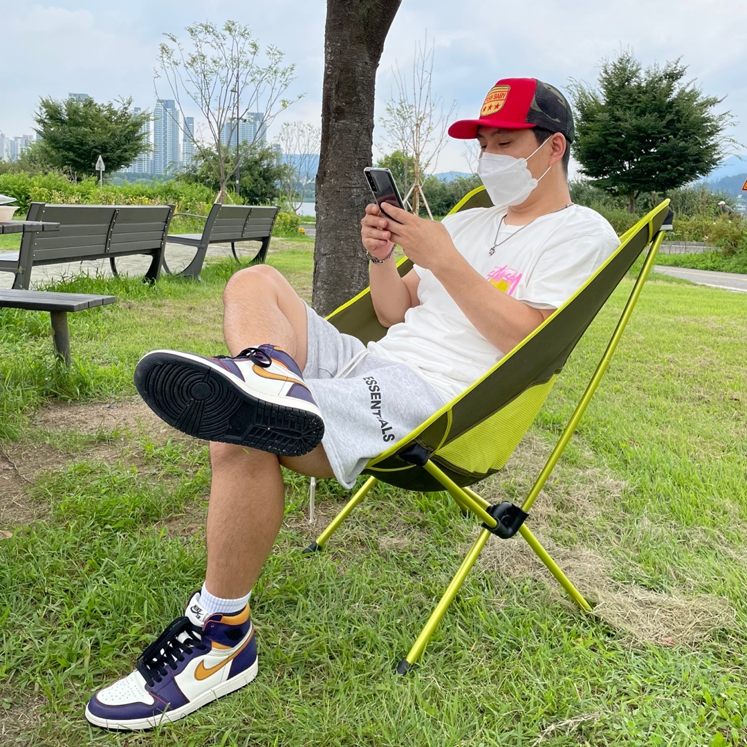 Stussy Palm Desert T-Shirt Natural, Essentials Fleece Shorts Heather Grey - 20FW 착용 스타일