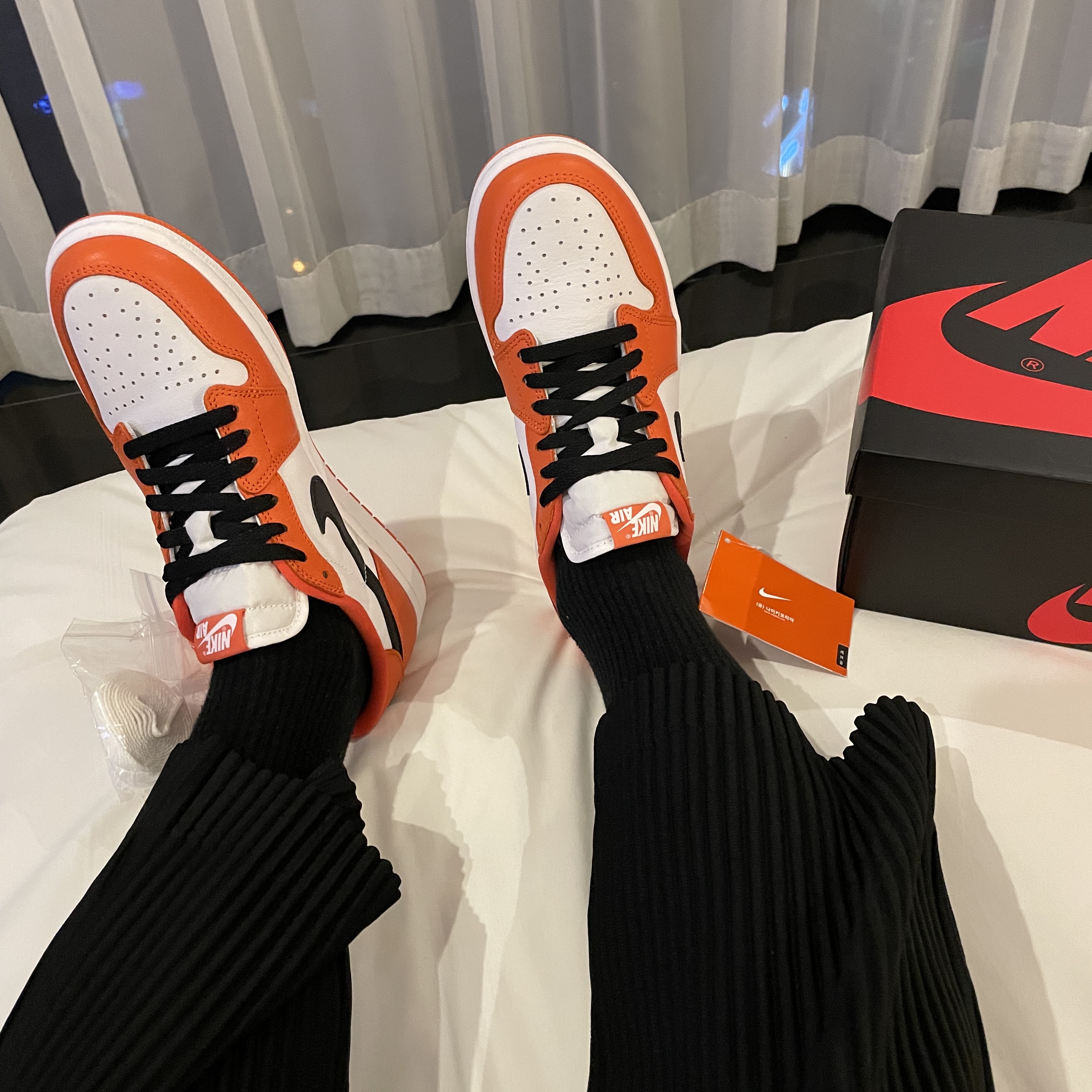 Jordan 1 Low OG Starfish 착용 스타일 - 3