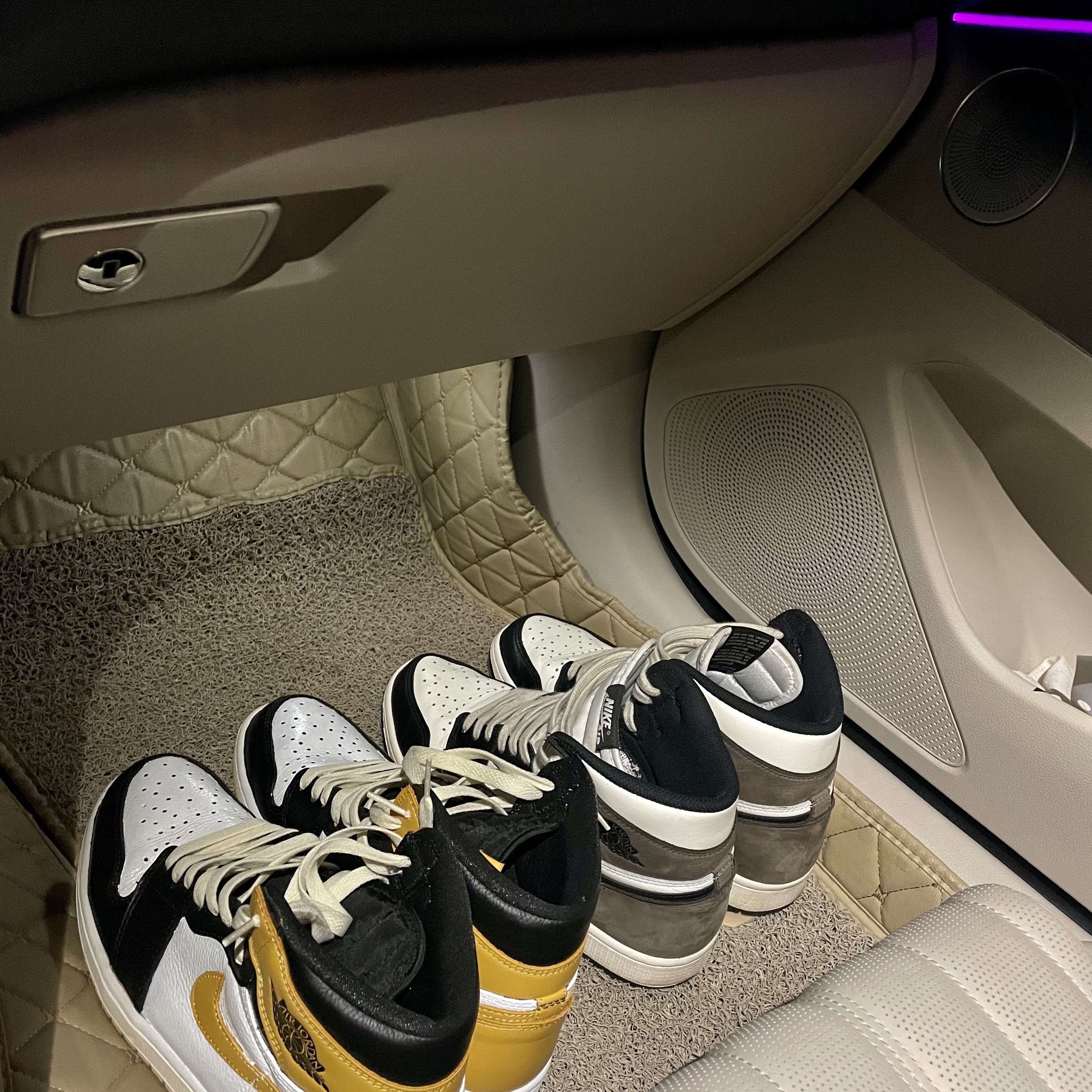 Jordan 1 Retro High OG Black Mocha, Jordan 1 Retro High OG Pollen 착용 스타일