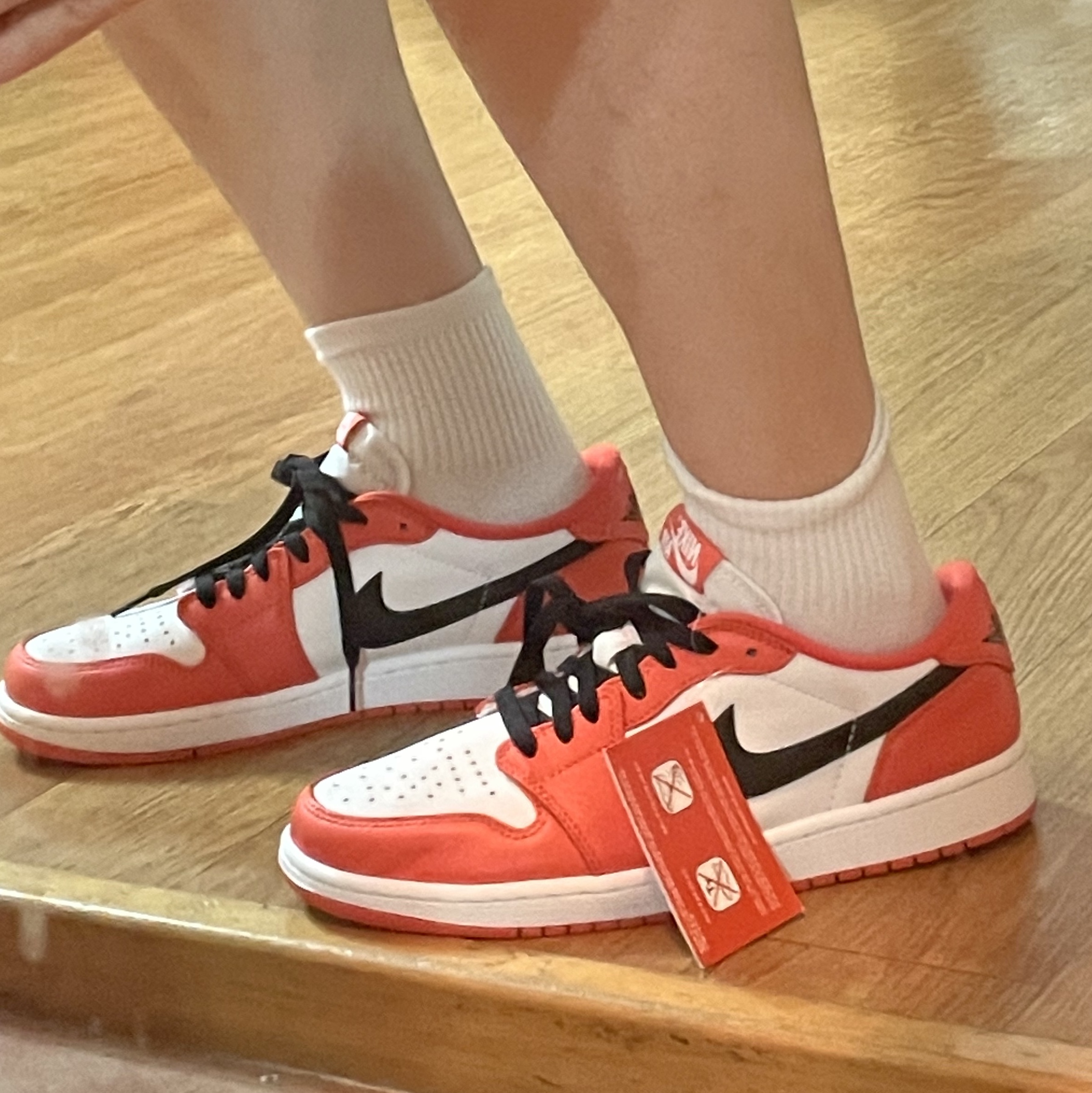 Jordan 1 Low OG Starfish 착용 스타일