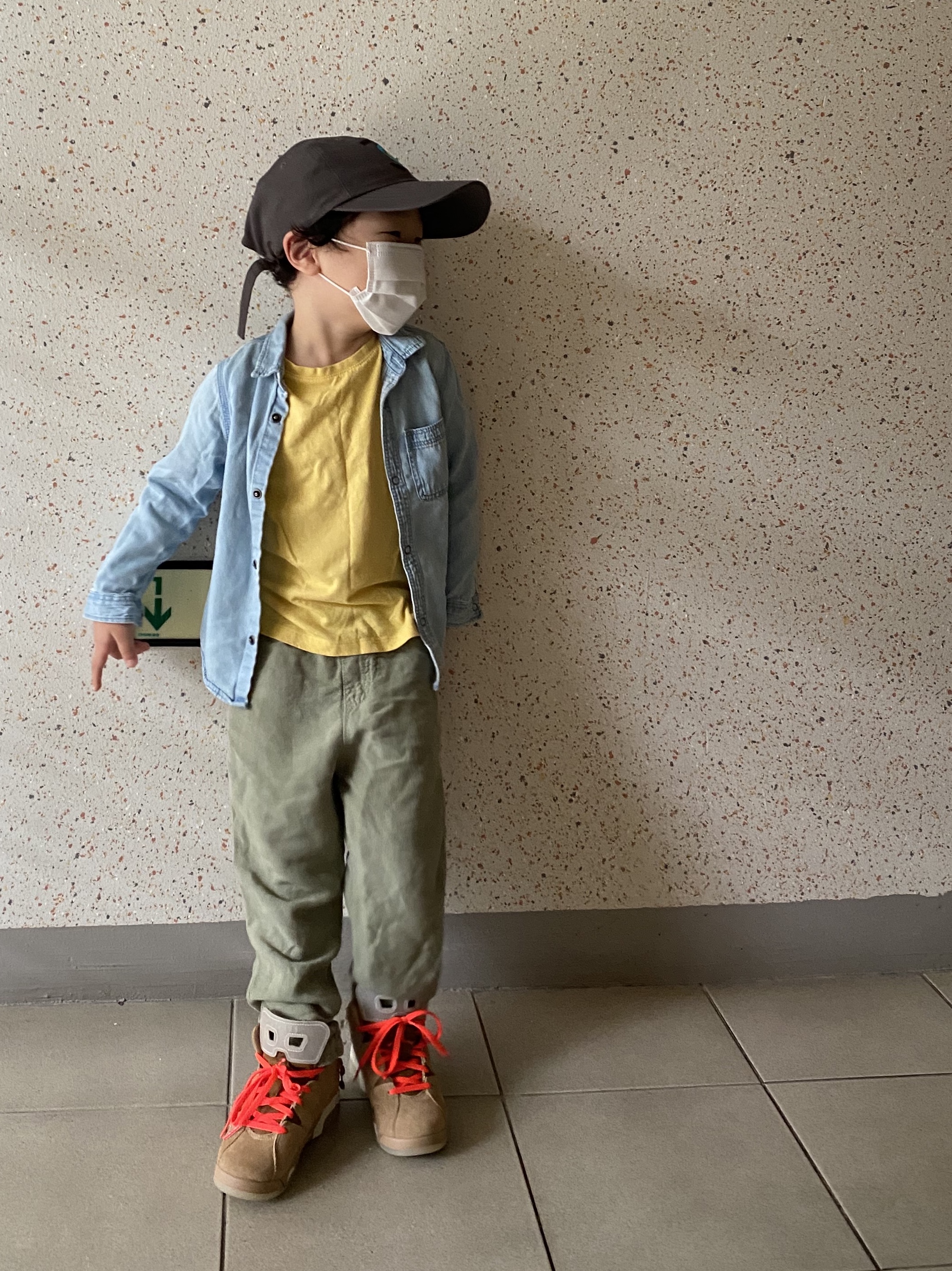 (PS) Jordan 6 x Travis Scott Retro SP British Khaki 착용 스타일 - 3