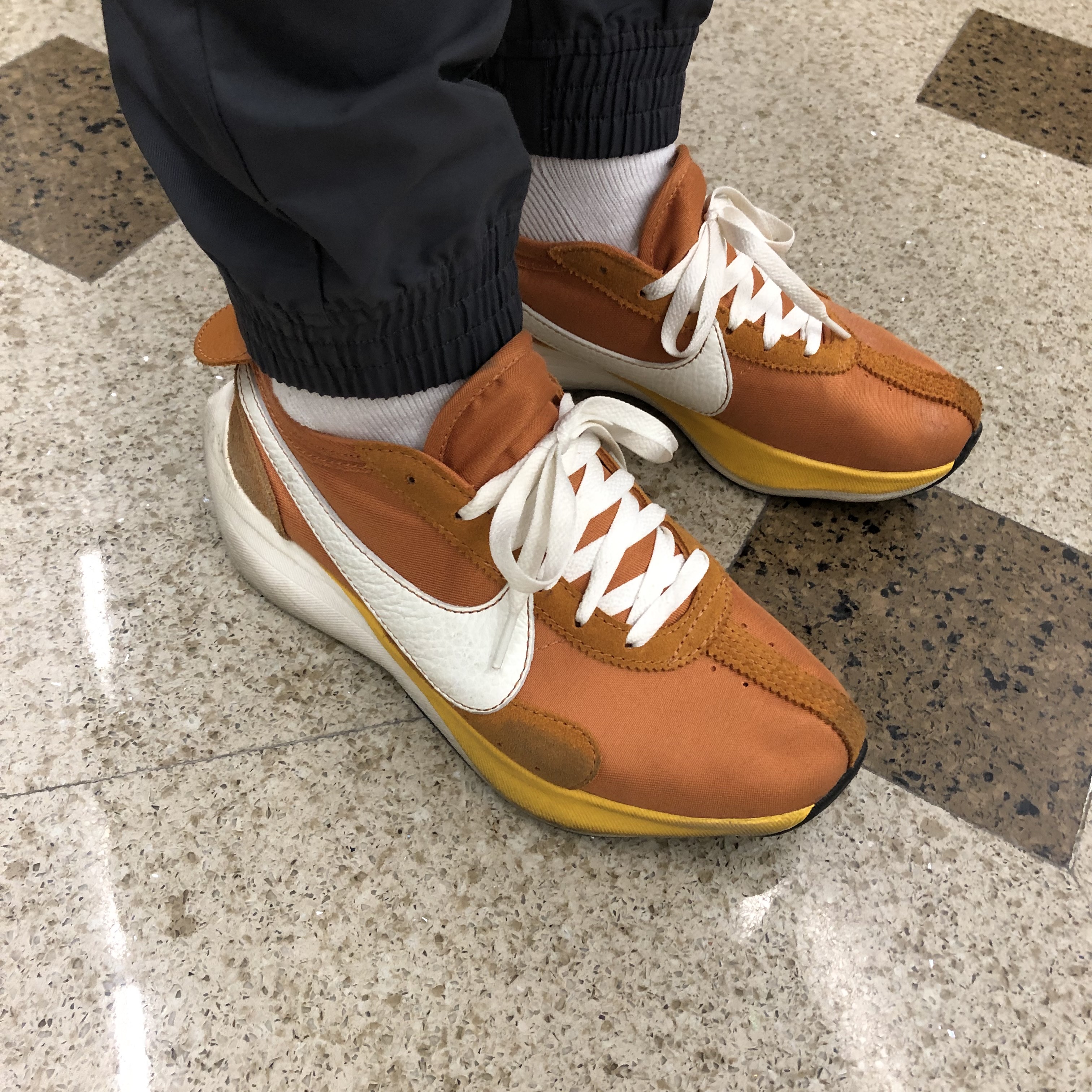 Nike Moon Racer Monarch 착용 스타일 - 2