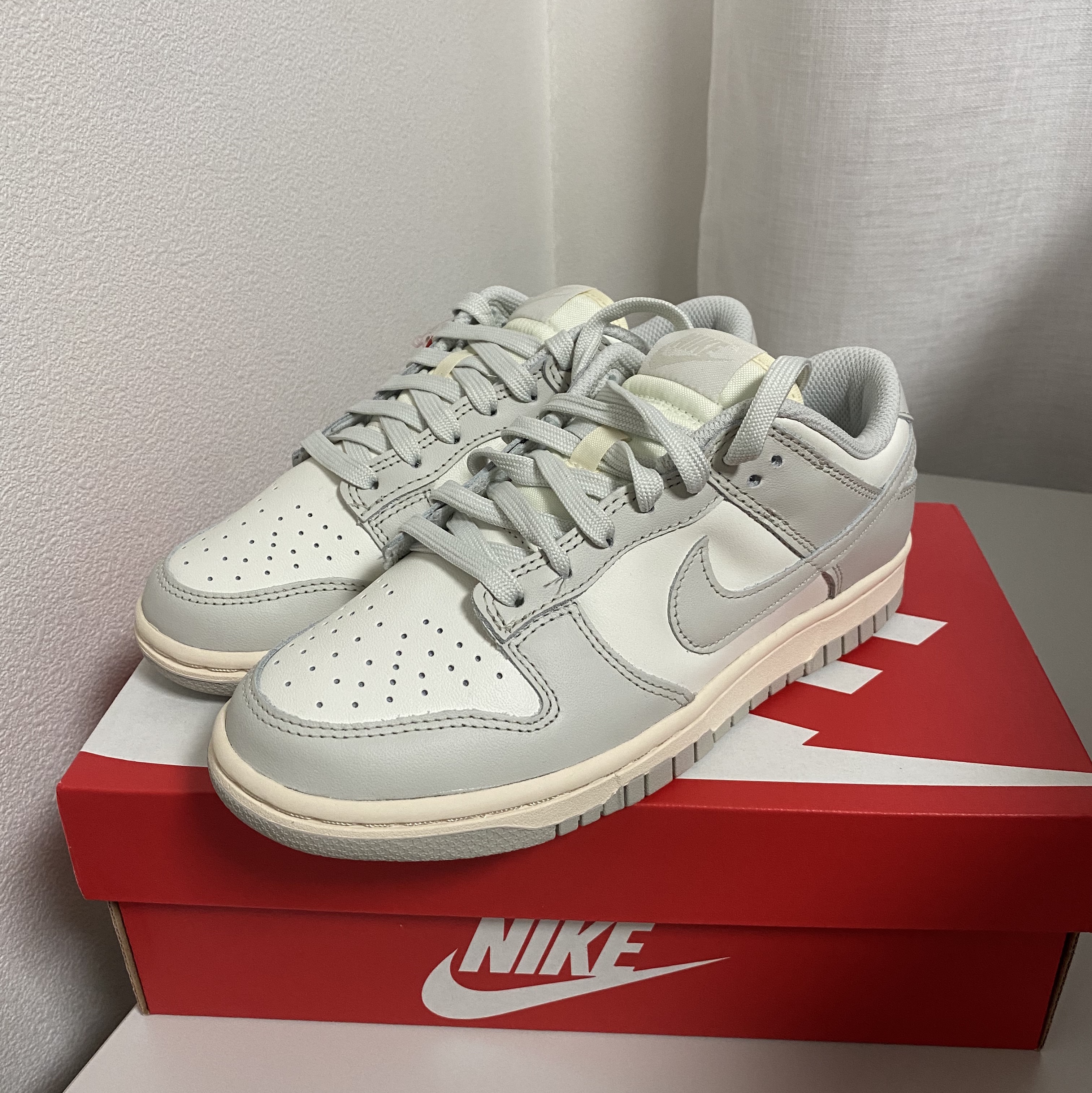 (W) Nike Dunk Low Light Bone 착용 스타일 - 2
