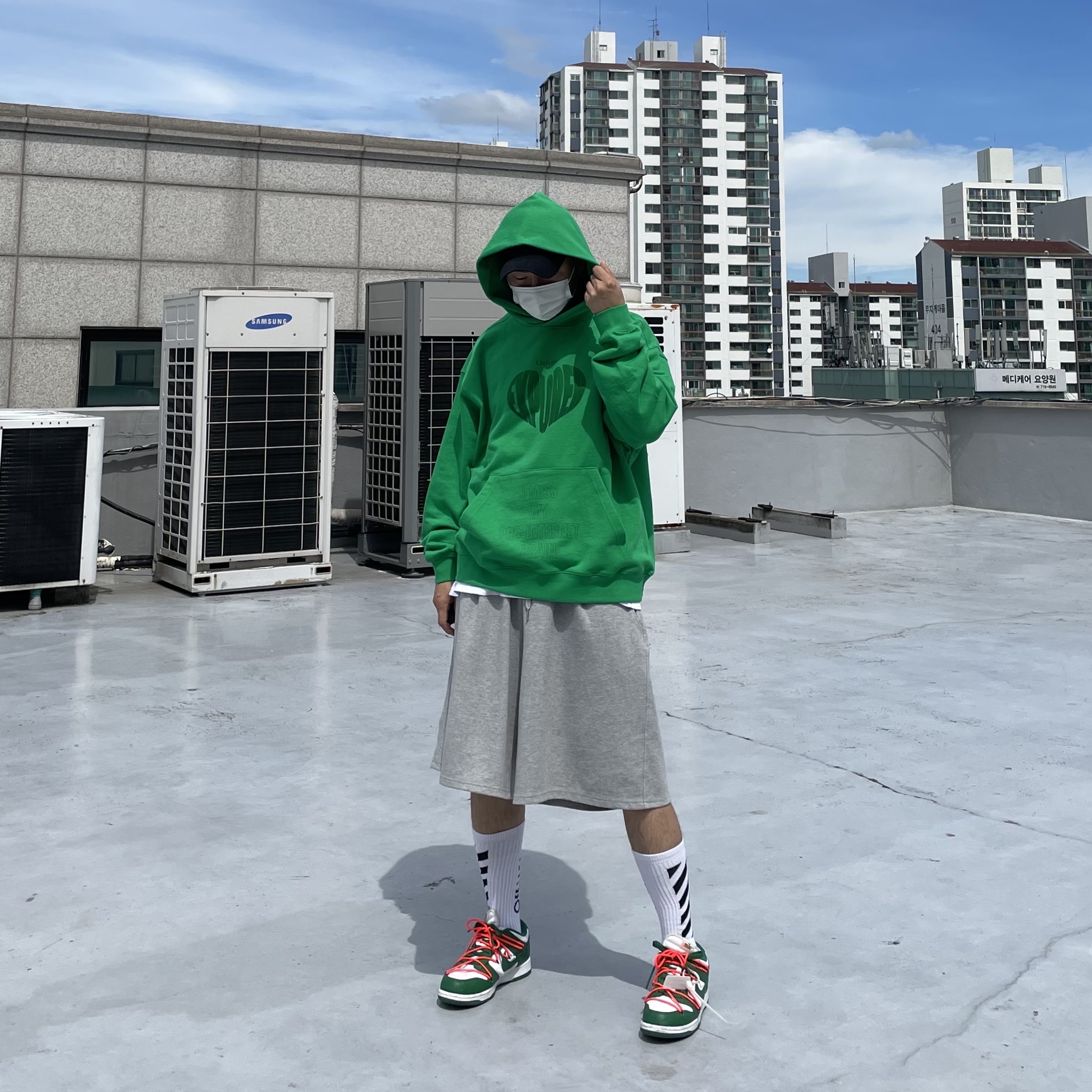 Nike x Off-White Dunk Low Pine Green 착용 스타일 - 1