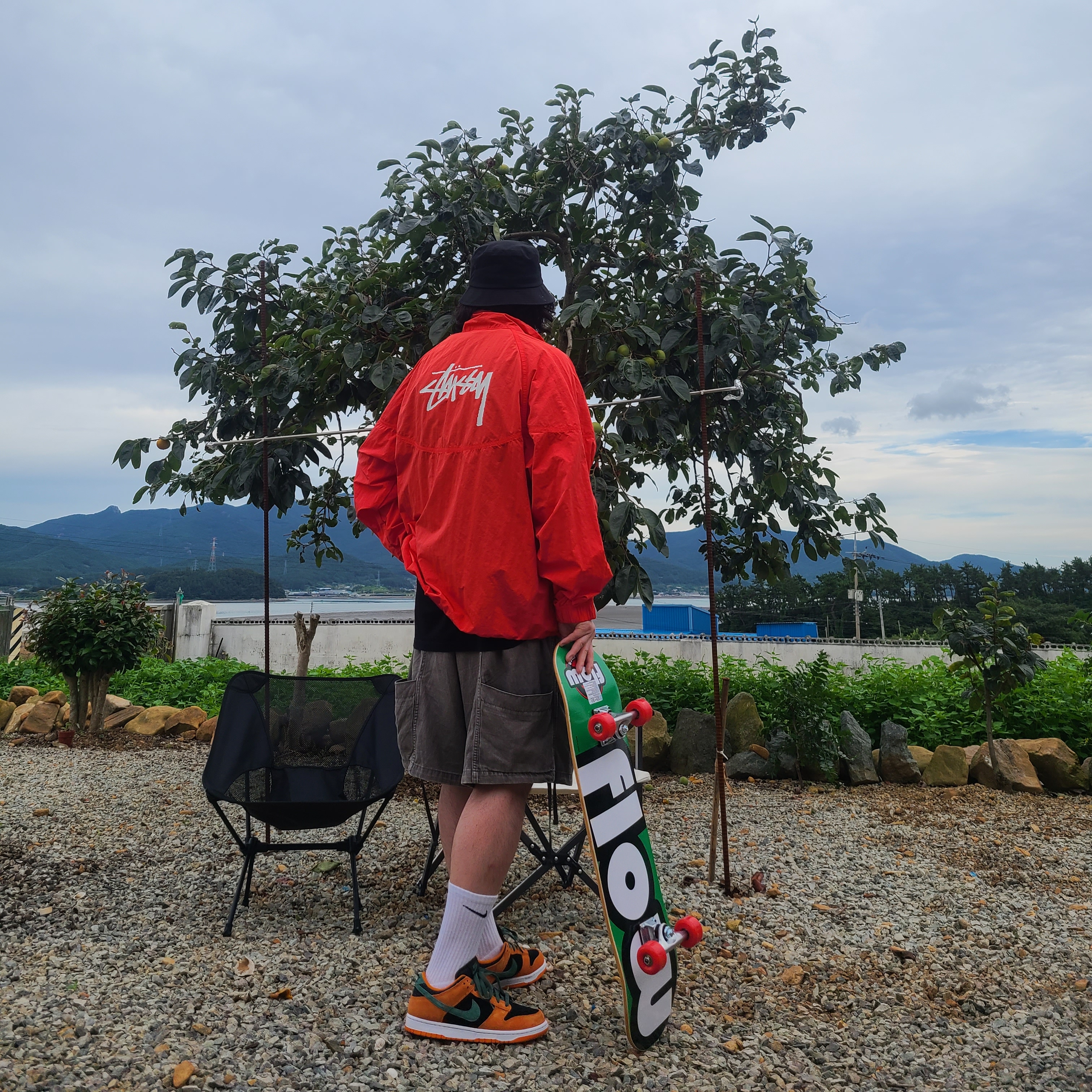 Nike x Stussy Windrunner Jacket Habanero Red, Nike Dunk Low SP Ceramic 착용 스타일 - 1