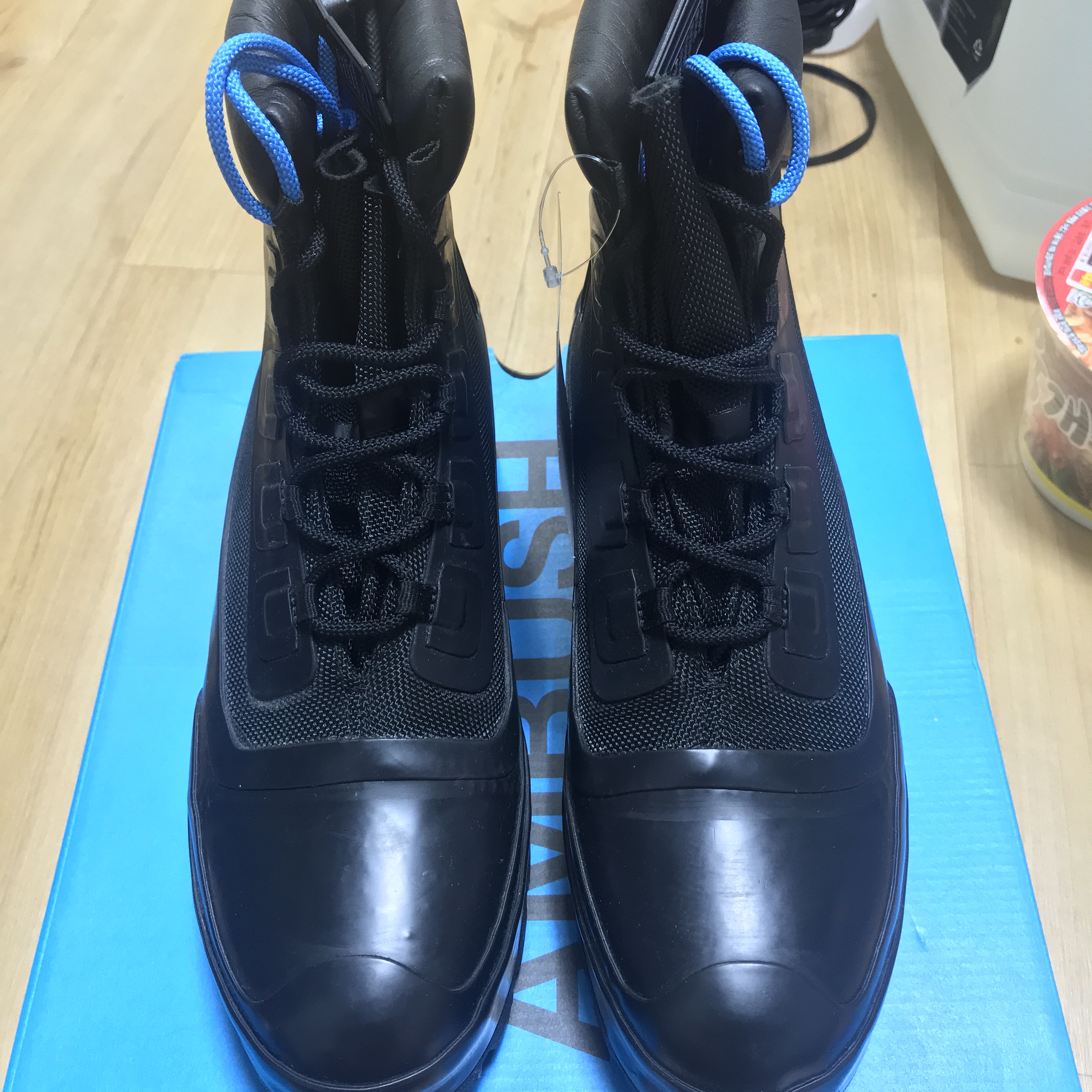 Converse x Ambush Chuck Taylor All Star Duck Boot Black 착용 스타일 - 2