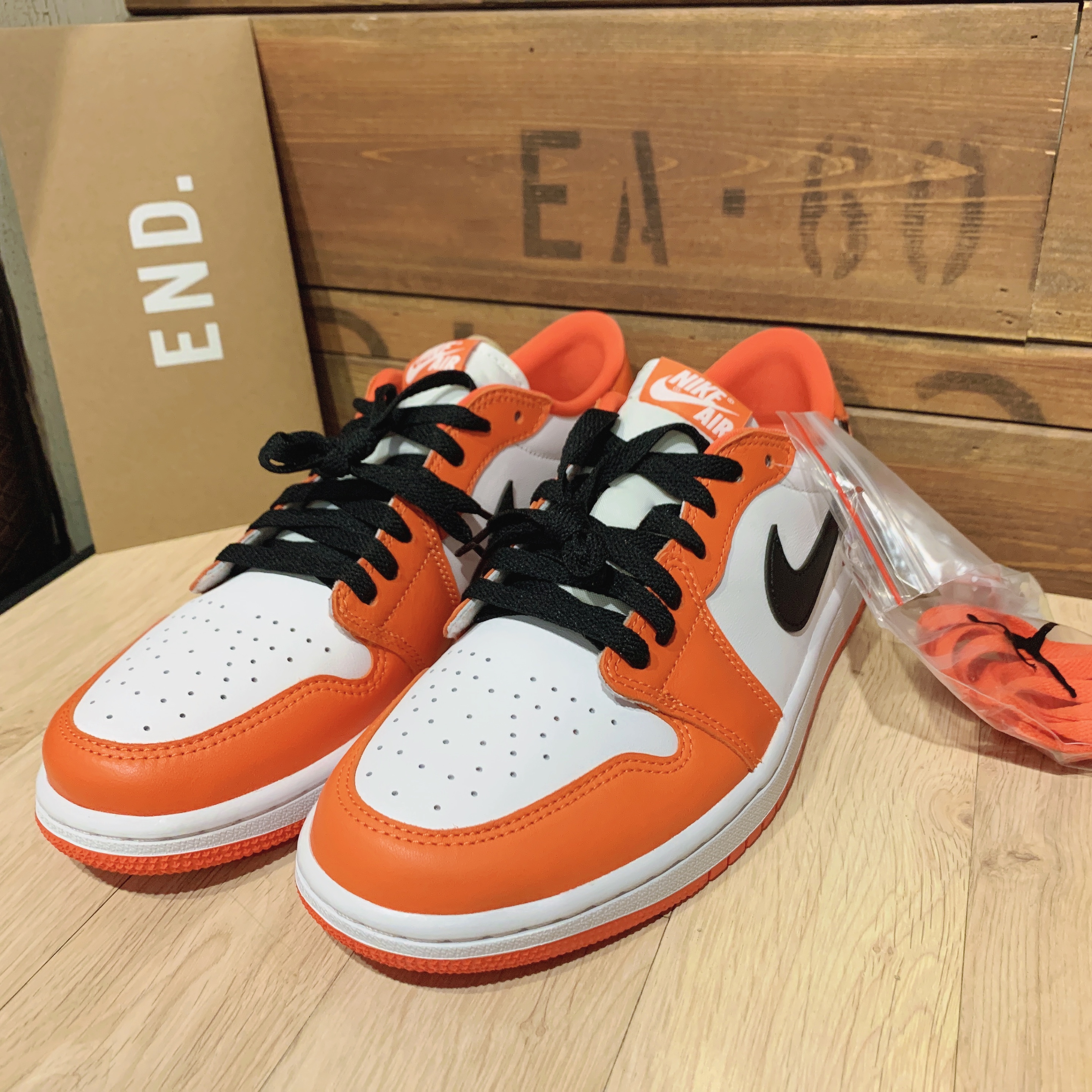 (W) Jordan 1 Low OG Starfish 착용 스타일 - 1