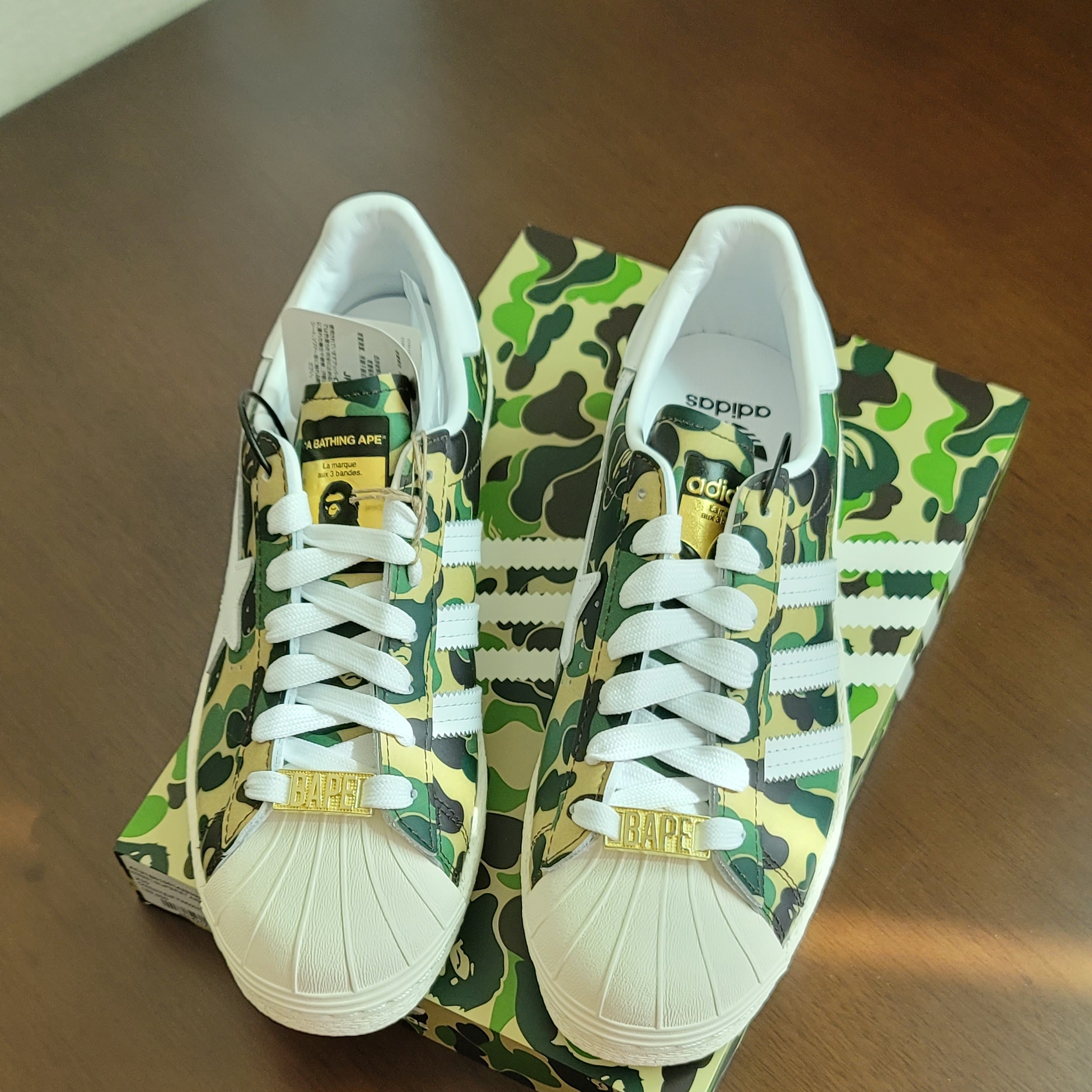 Adidas x BAPE Superstar 80s Green Camo 착용 스타일 - 1