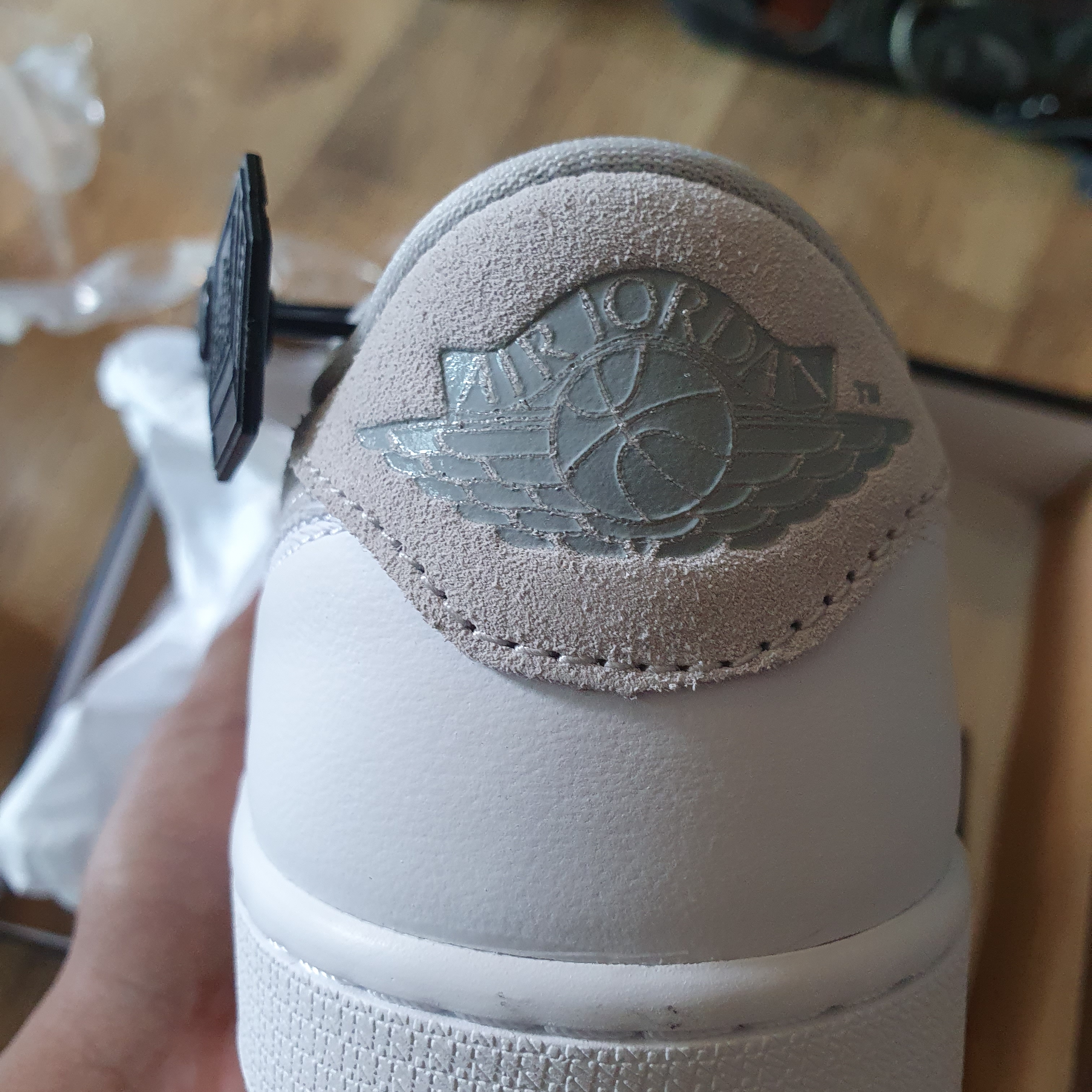 Jordan 1 Low OG Neutral Grey 착용 스타일 - 2