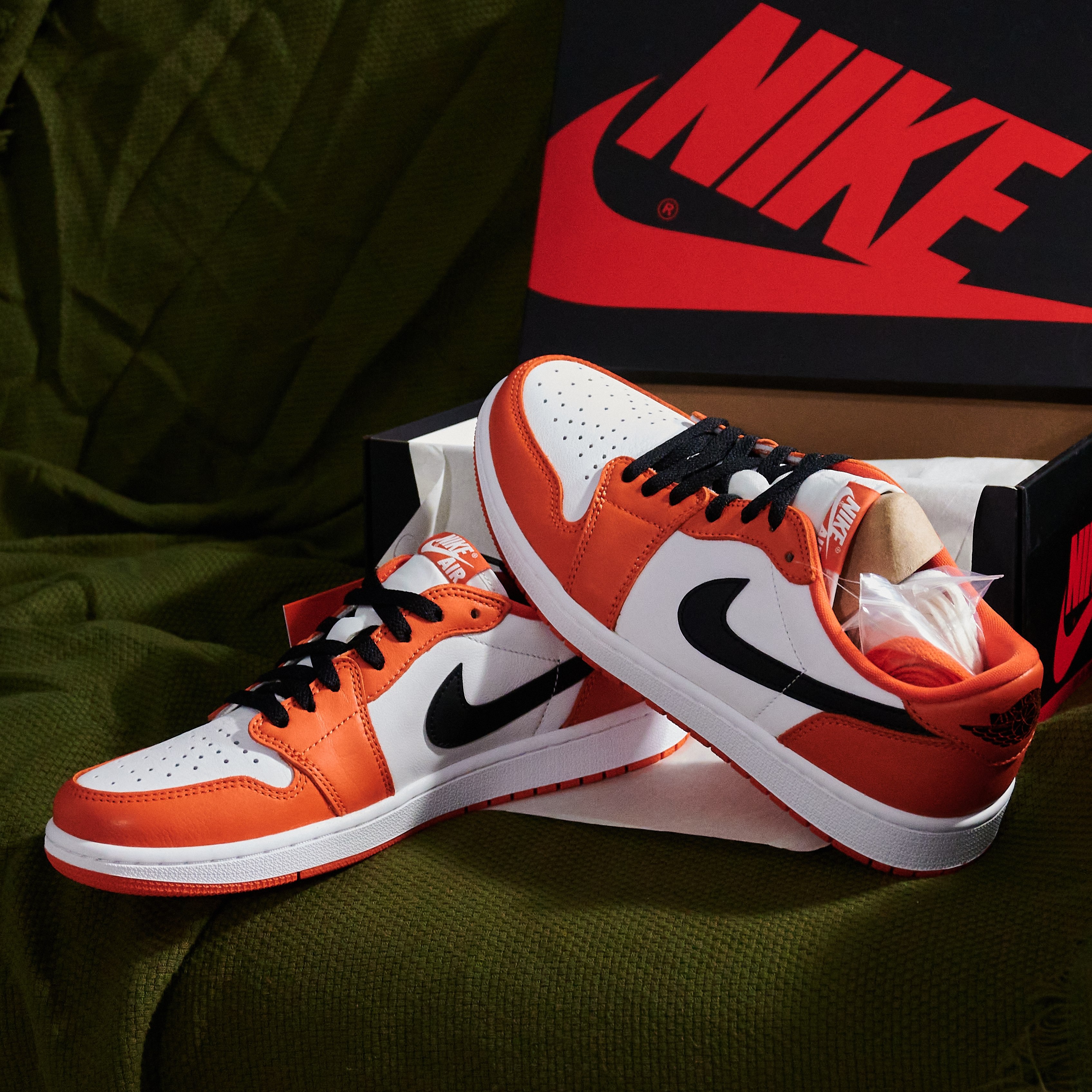 Jordan 1 Low OG Starfish 착용 스타일 - 1