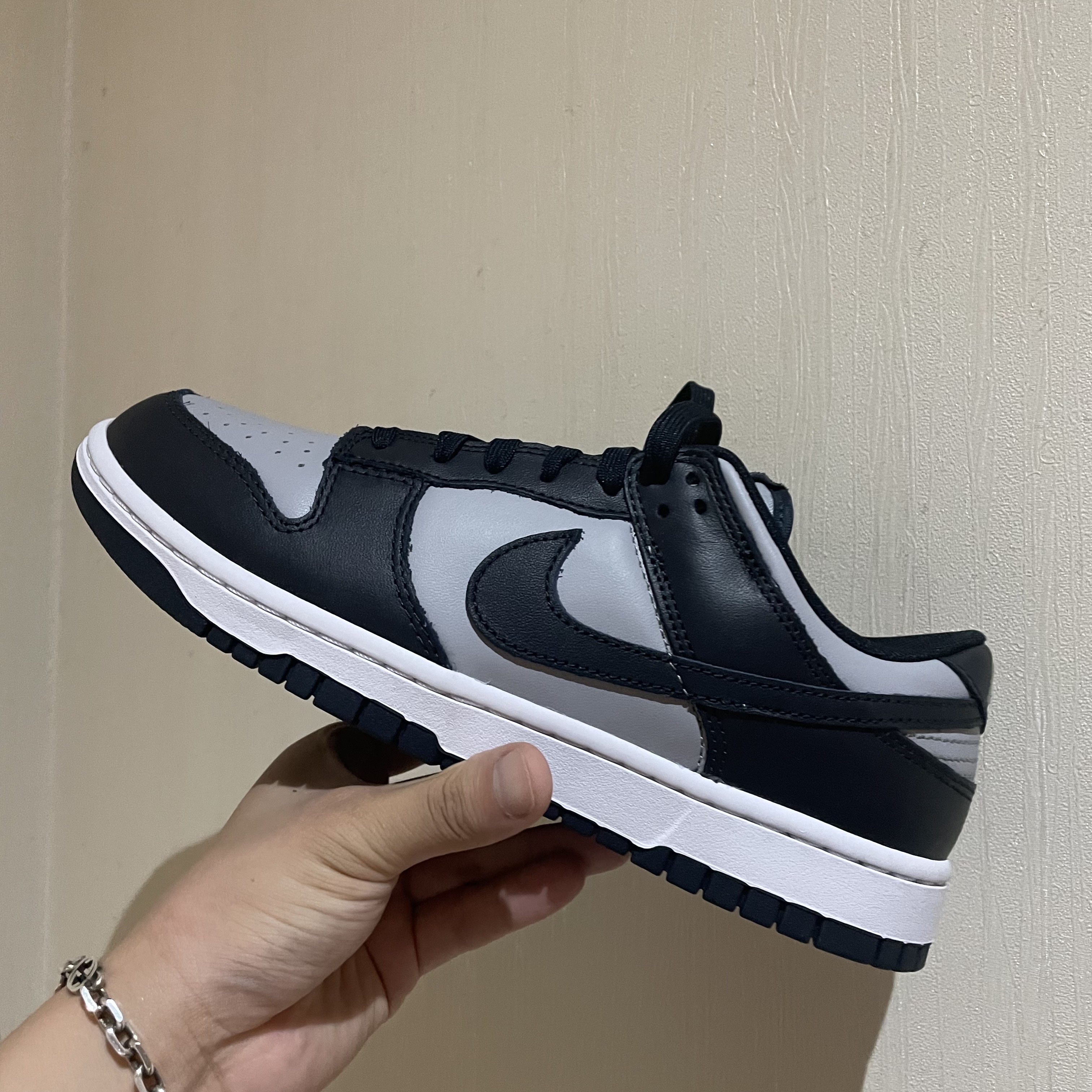 Nike Dunk Low Retro Championship Grey 착용 스타일