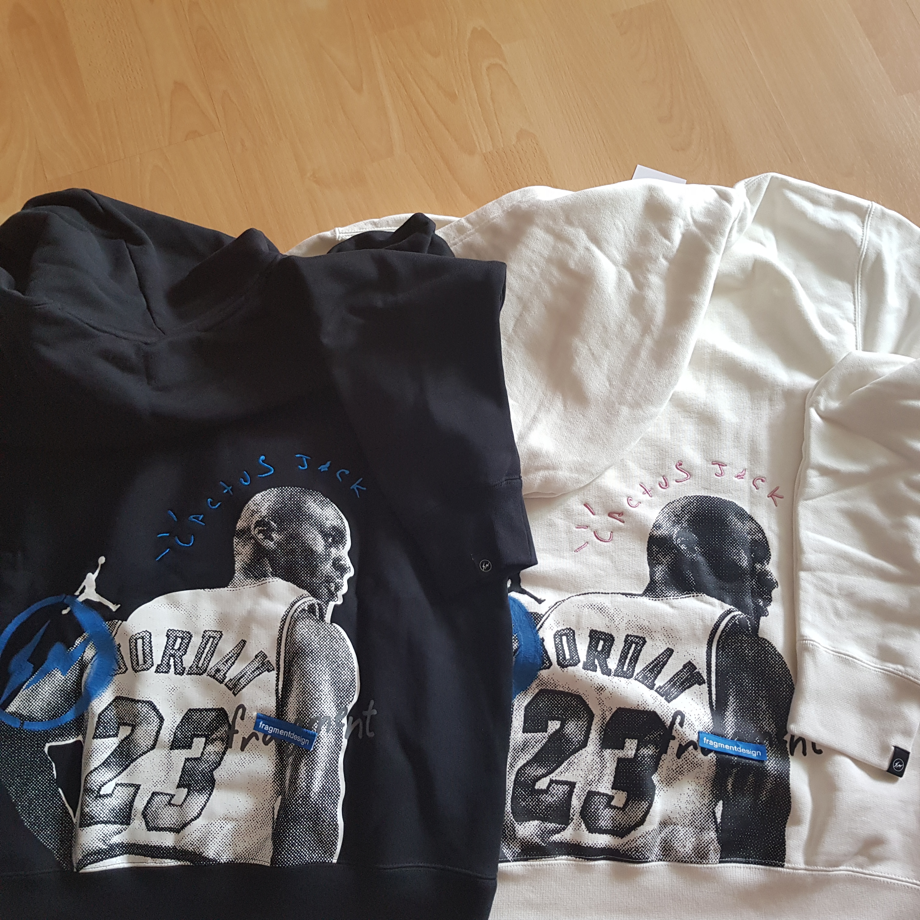 Jordan 1 x Travis Scott x Fragment Retro Low OG SP Military Blue, Jordan x Travis Scott x Fragment Hoodie Black (DJ0615-010) 착용 스타일 - 4