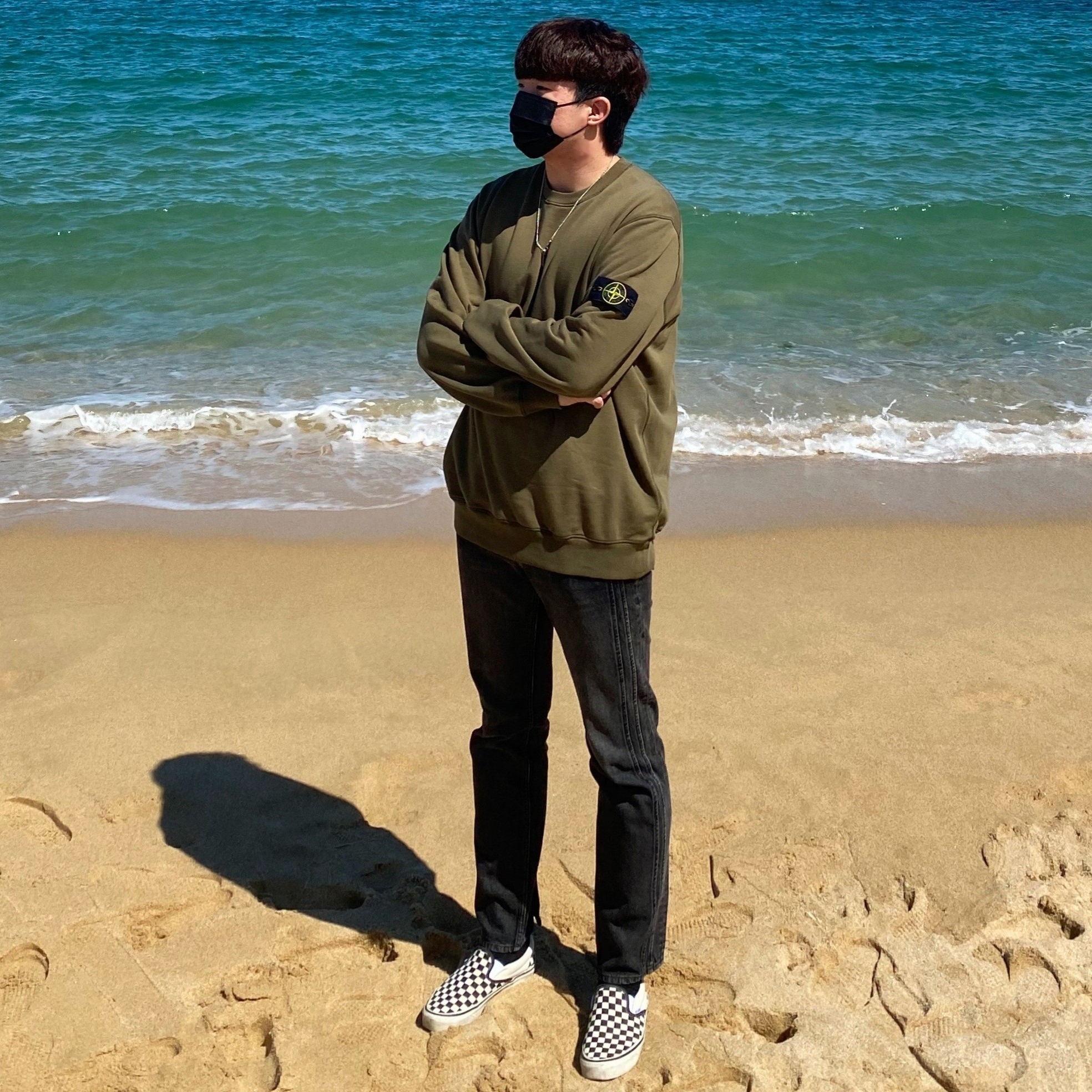 Stone Island 63051 Crewneck Sweatshirt Olive Green - 21SS, Vans Slip-On 98 DX Anaheim Factory Classic Checkerboard 착용 스타일