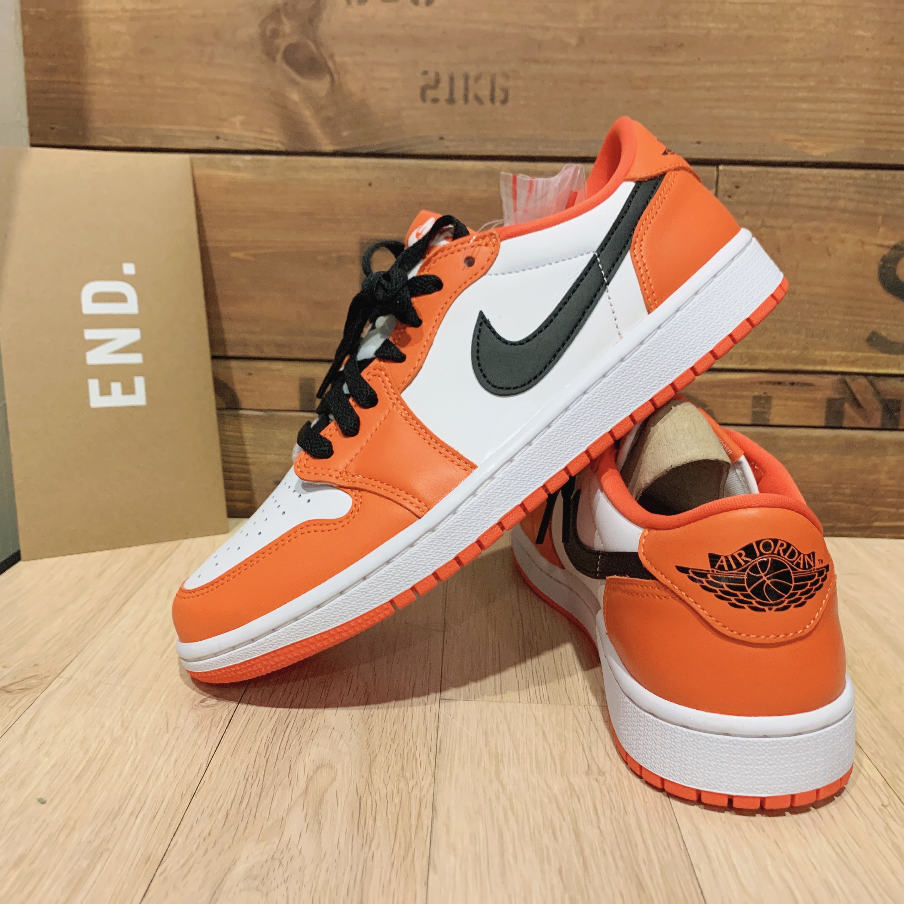 (W) Jordan 1 Low OG Starfish 착용 스타일 - 2