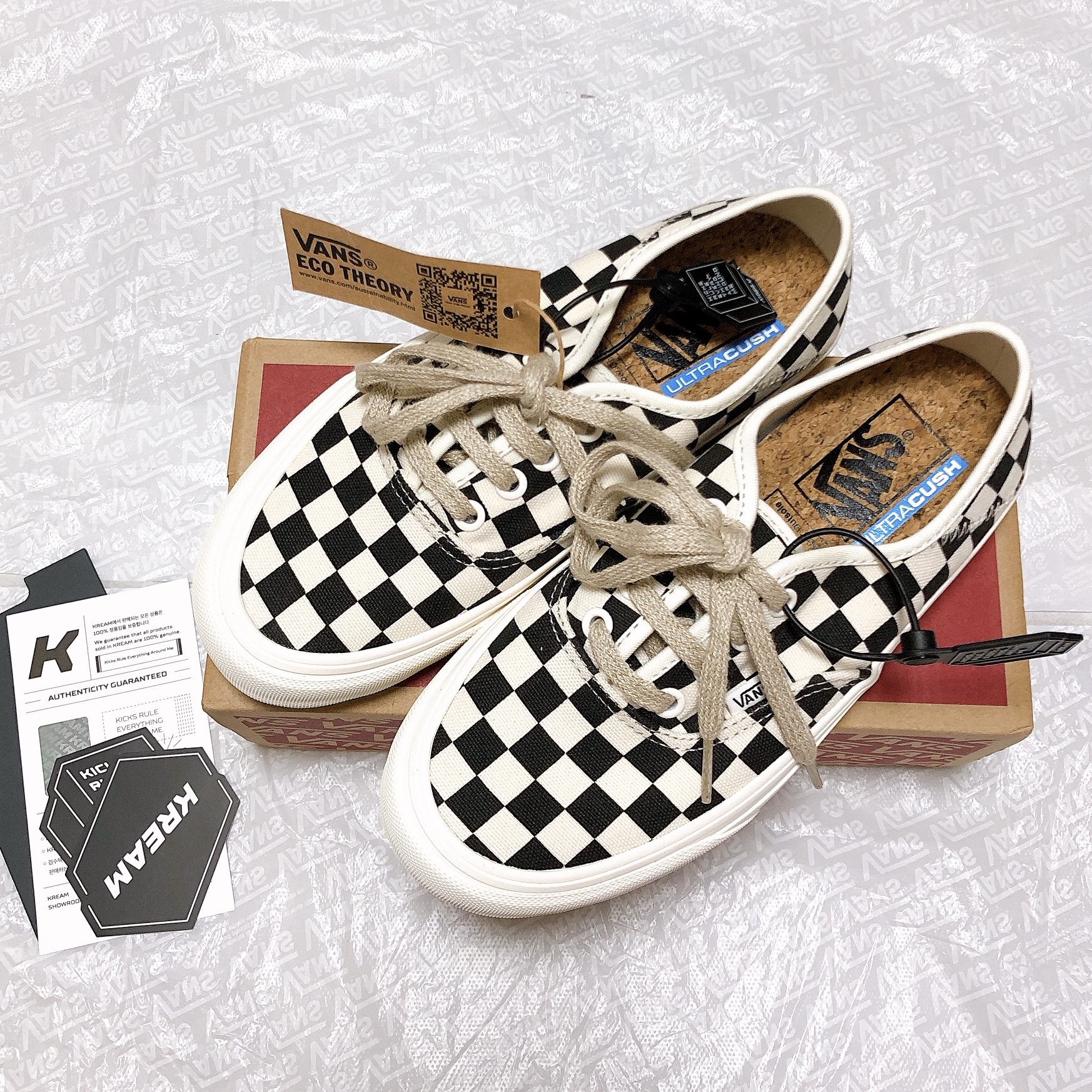 Vans Authentic SF Eco Theory White 착용 스타일 - 2