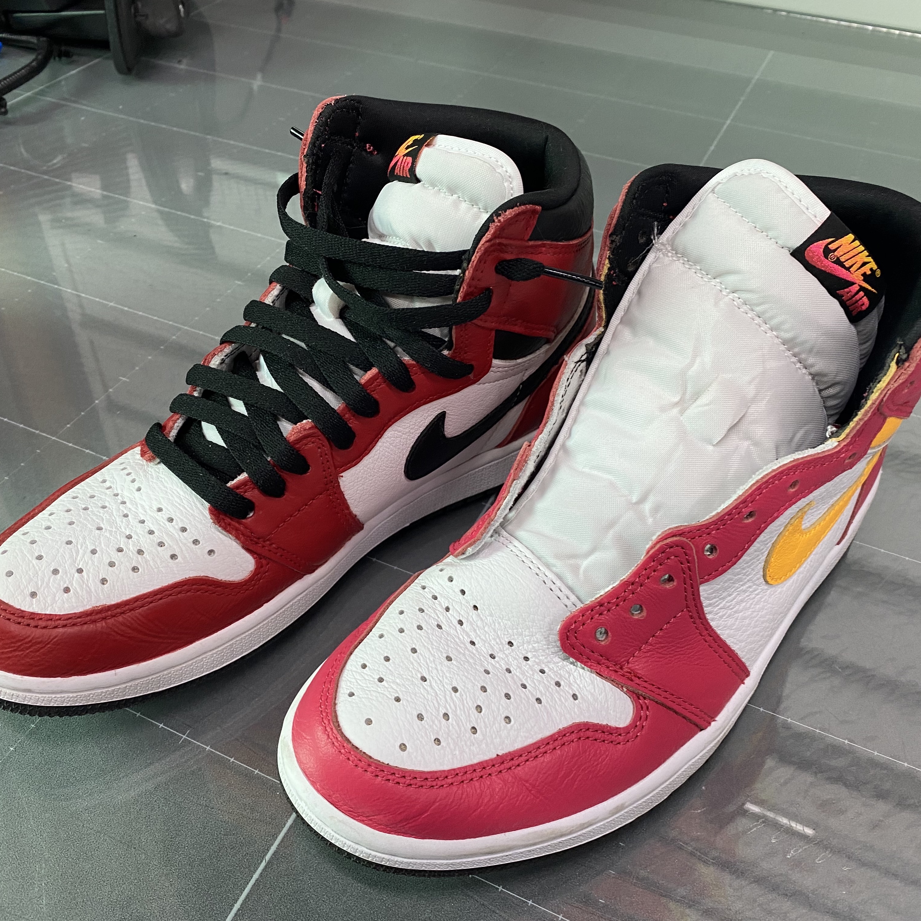 Jordan 1 Retro High OG Light Fusion Red 착용 스타일 - 3