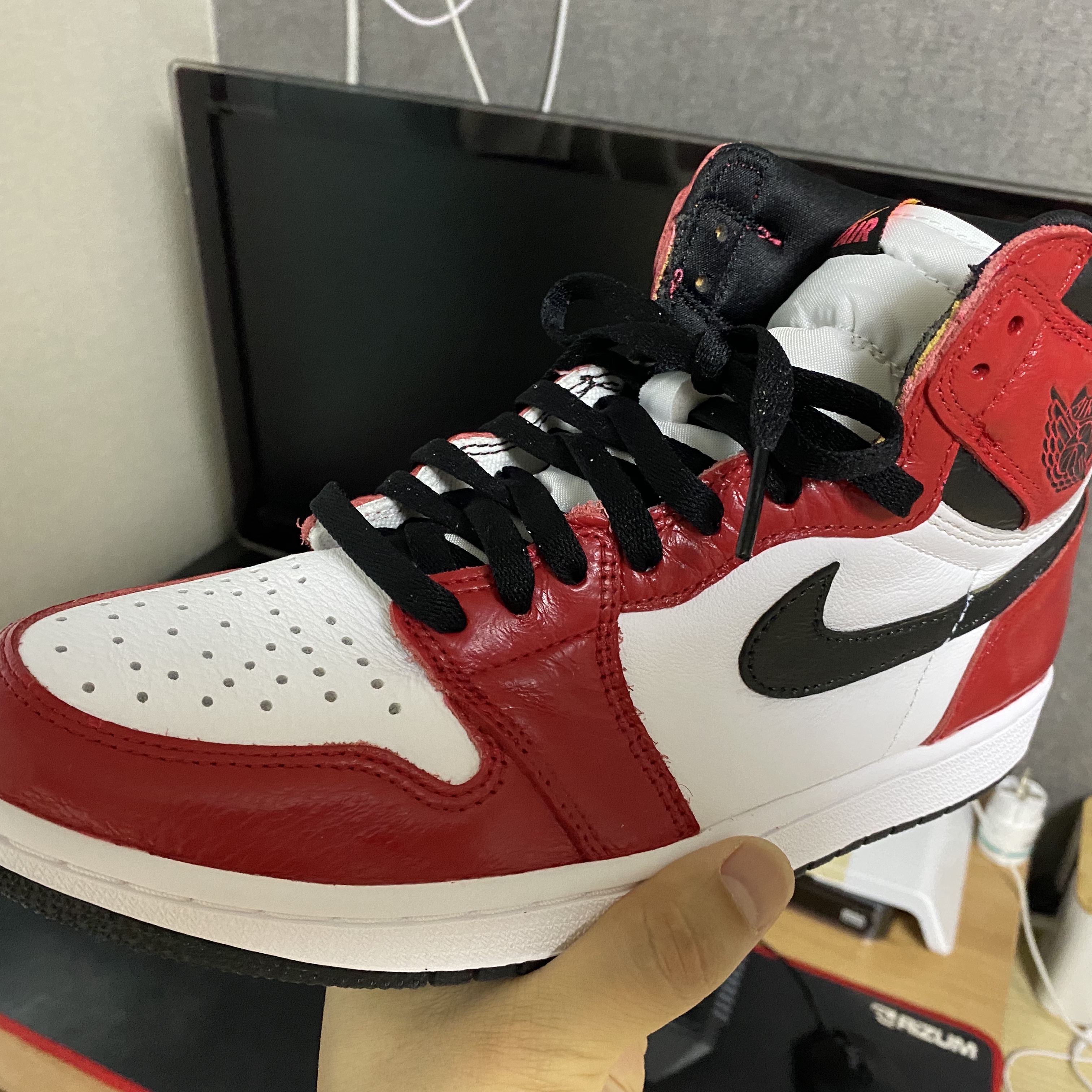 Jordan 1 Retro High OG Light Fusion Red 착용 스타일 - 5