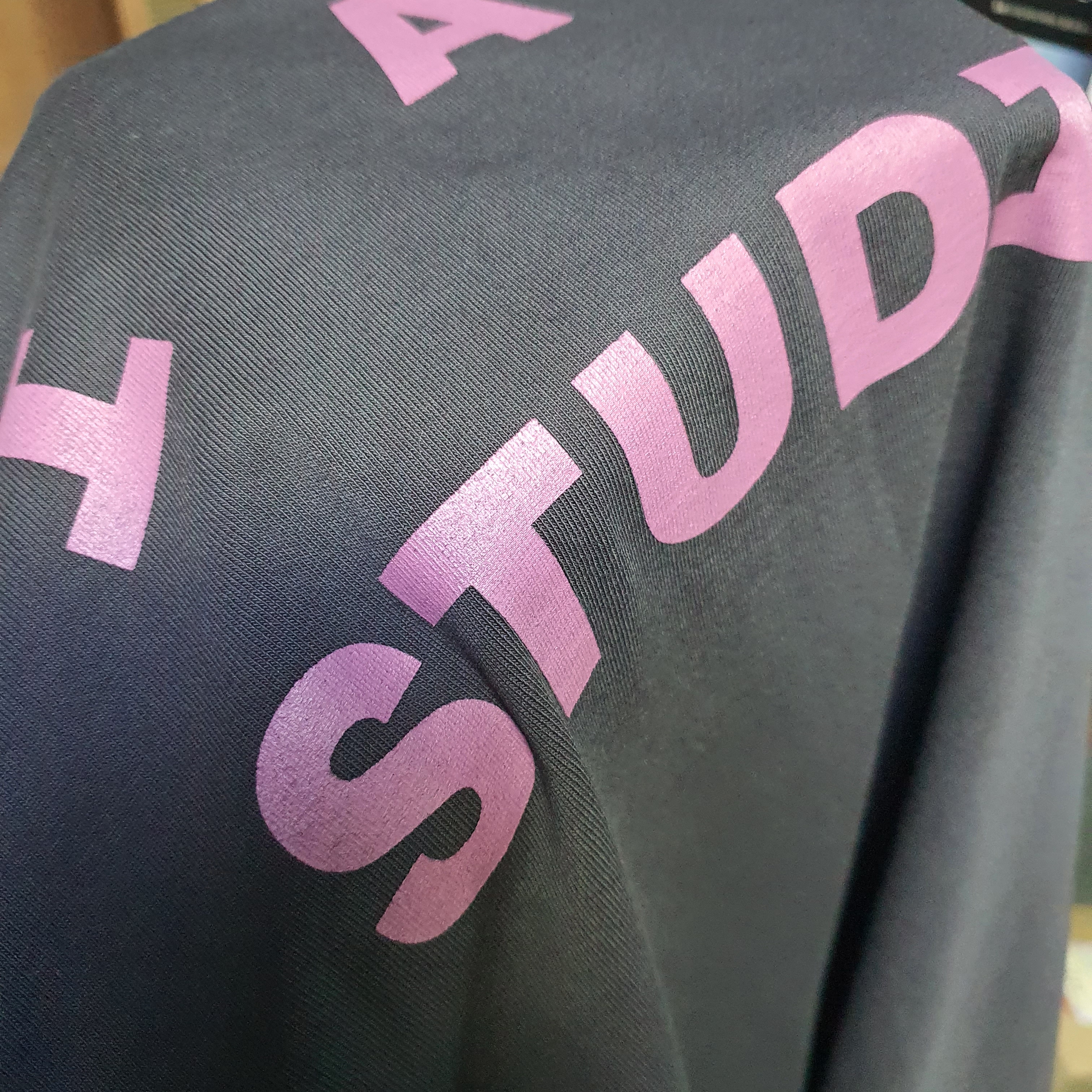 IAB Studio Pigment T-Shirt Magenta 착용 스타일 - 2
