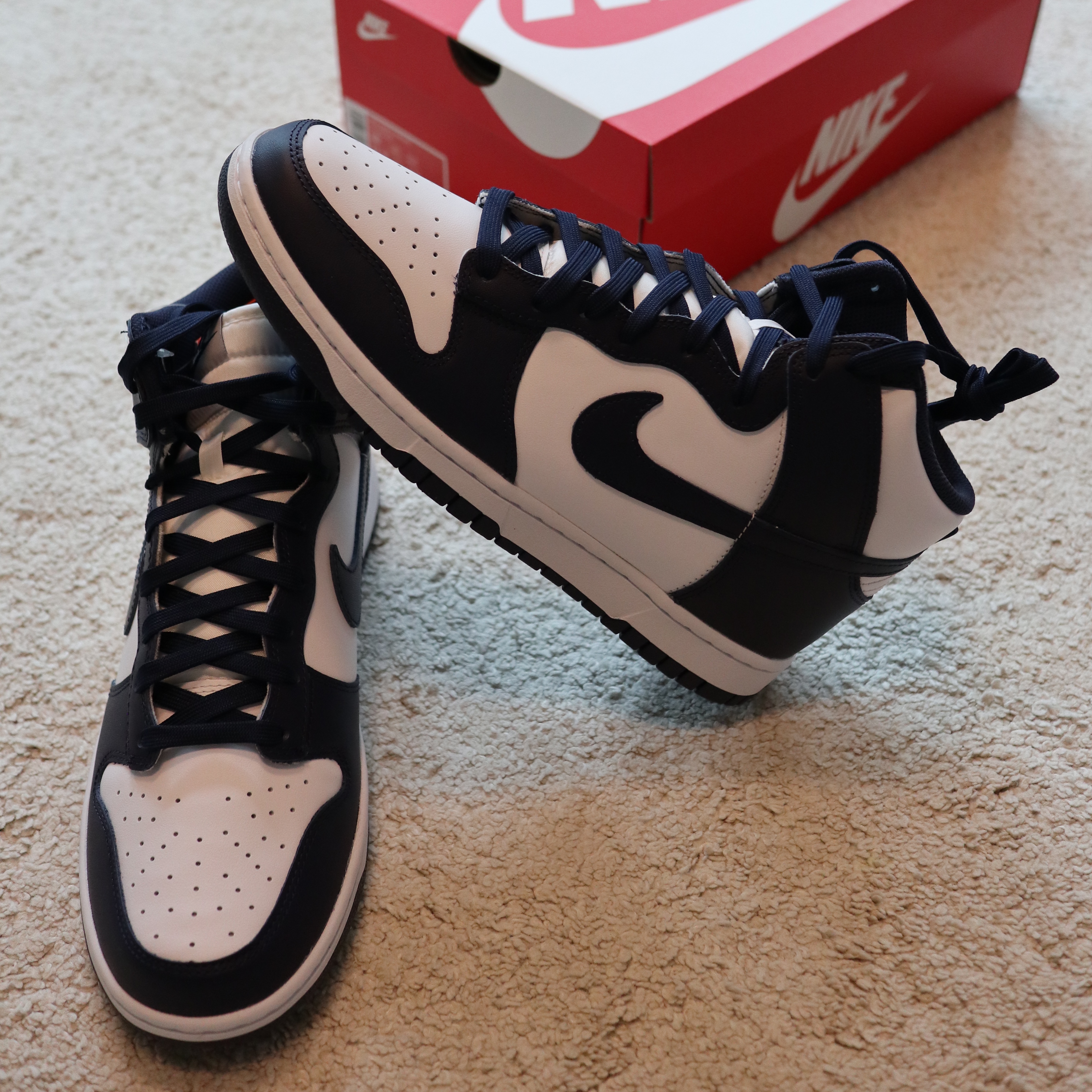 Nike Dunk High Retro Championship Navy 착용 스타일 - 2