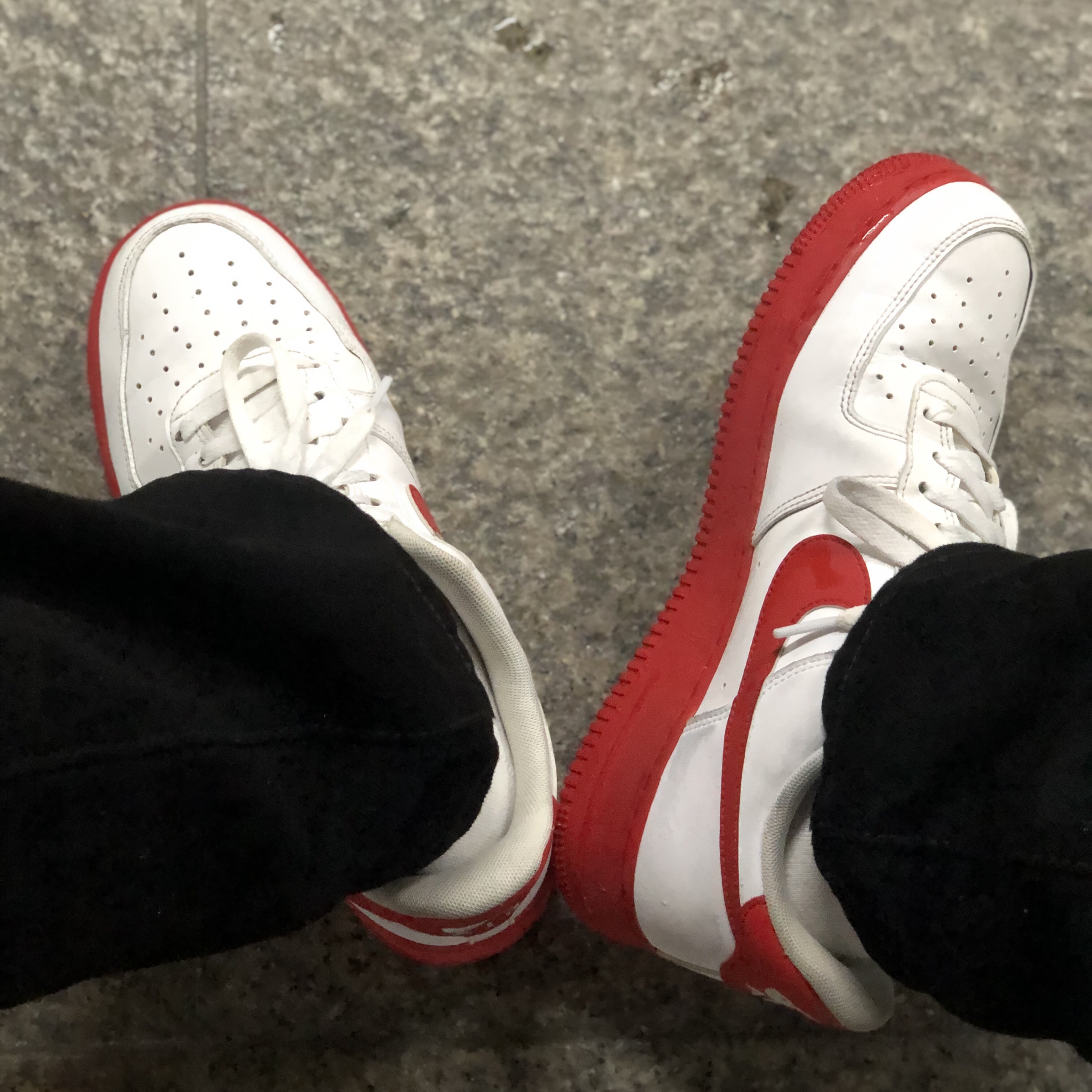 Nike Air Force 1 Low White Red Midsole 착용 스타일 - 1