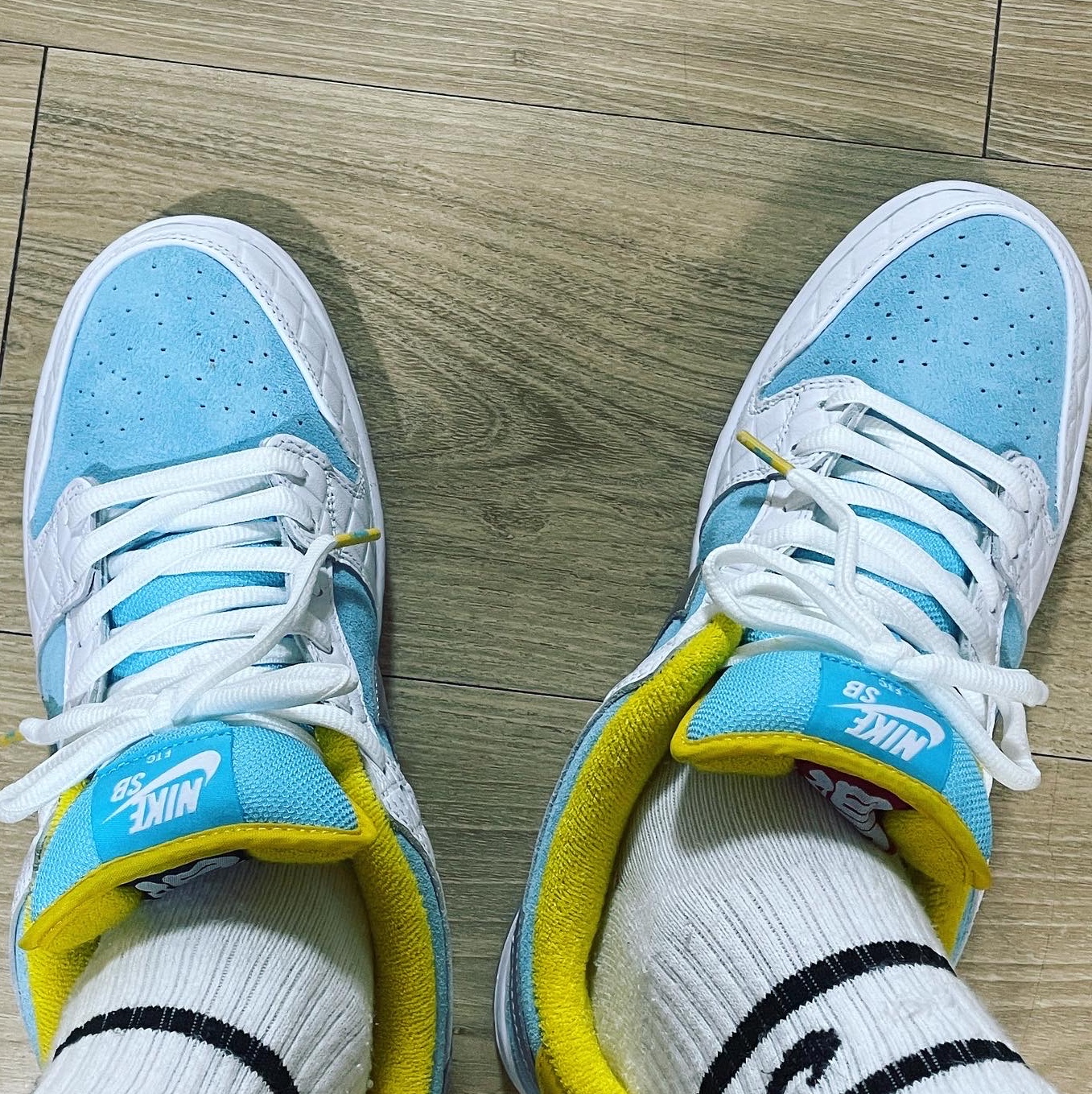 Nike x FTC SB Dunk Low Pro QS Lagoon Pulse 착용 스타일 - 1
