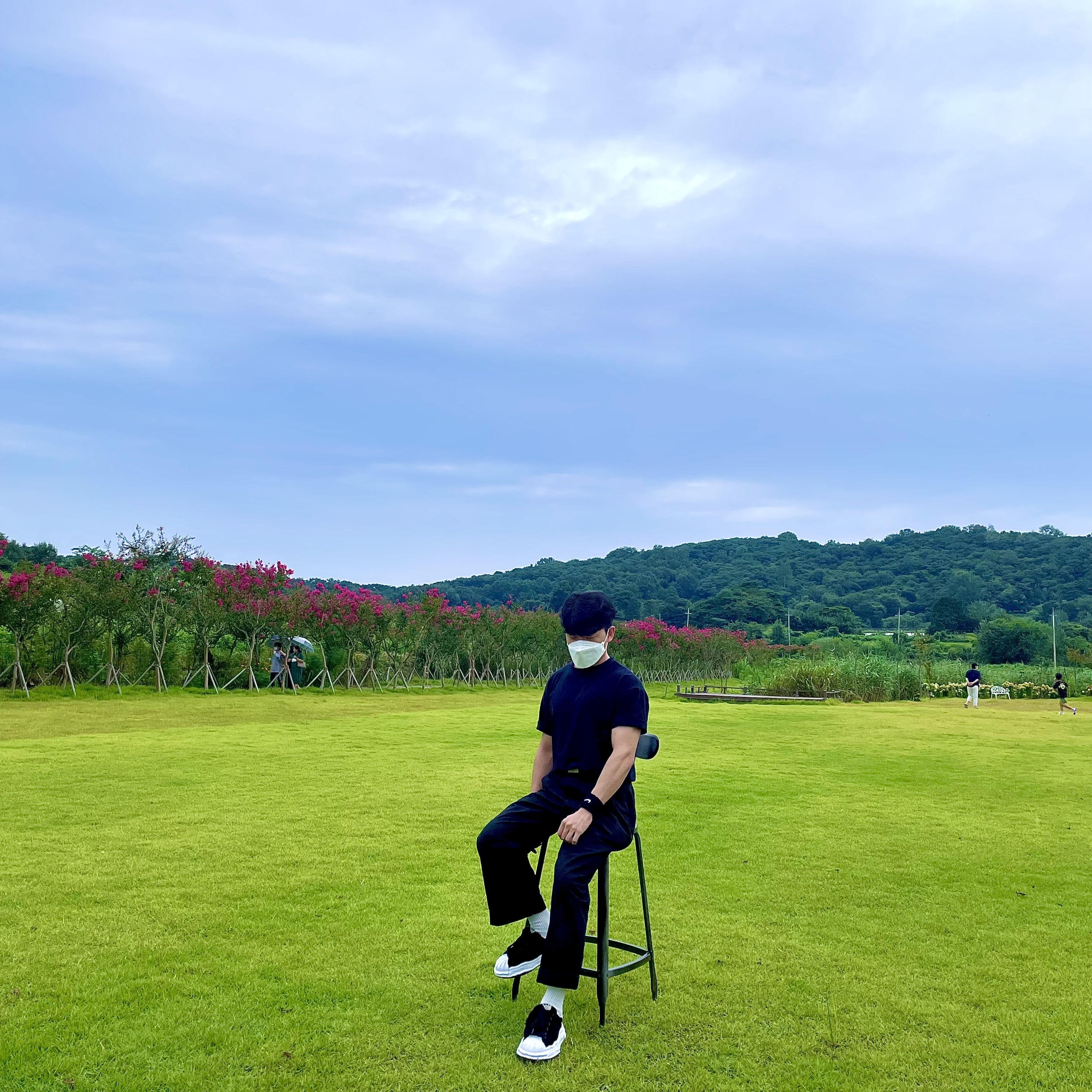 Maison Mihara Yasuhiro Blakey OG STC Sole Leather Low-top Sneakers Black 착용 스타일