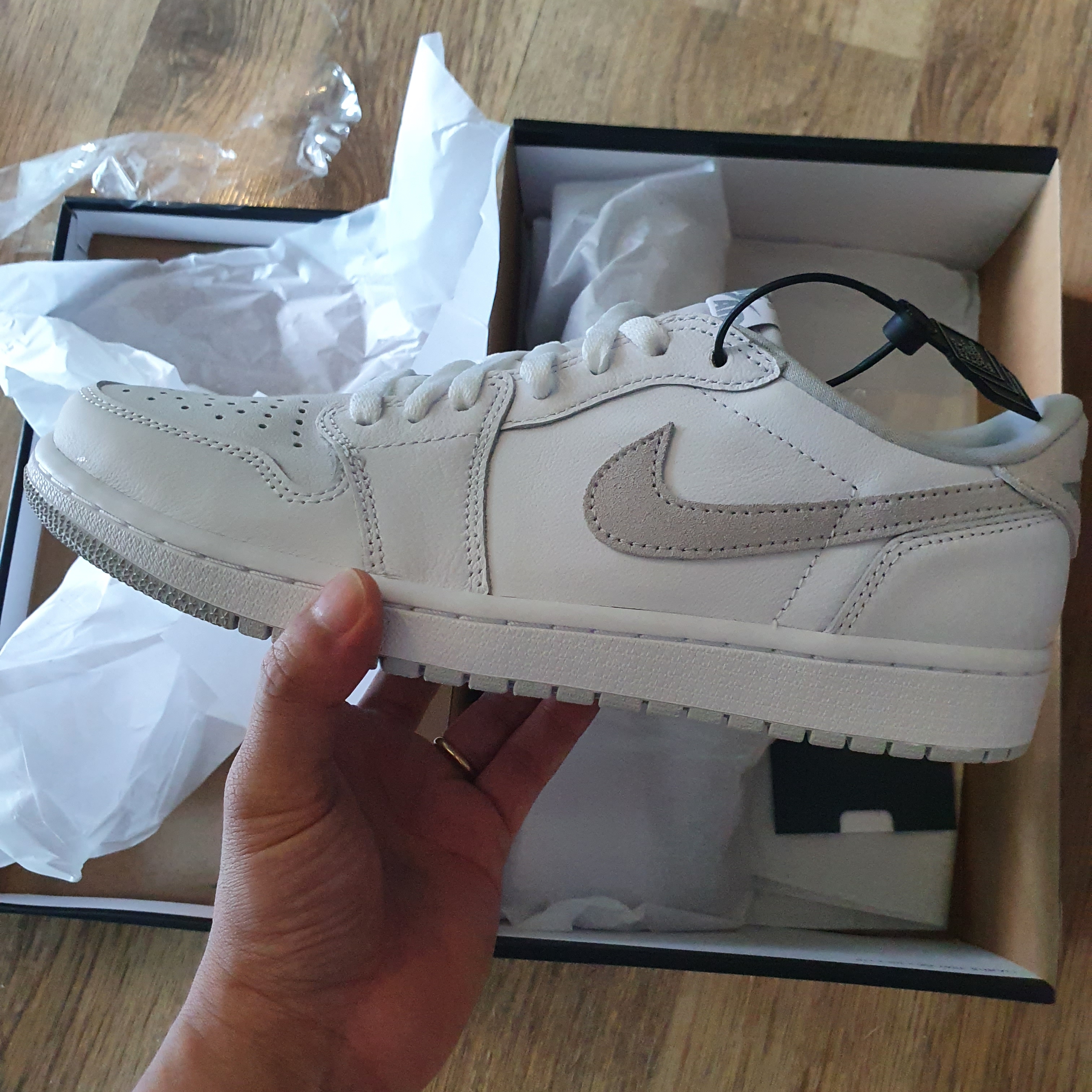Jordan 1 Low OG Neutral Grey 착용 스타일 - 1