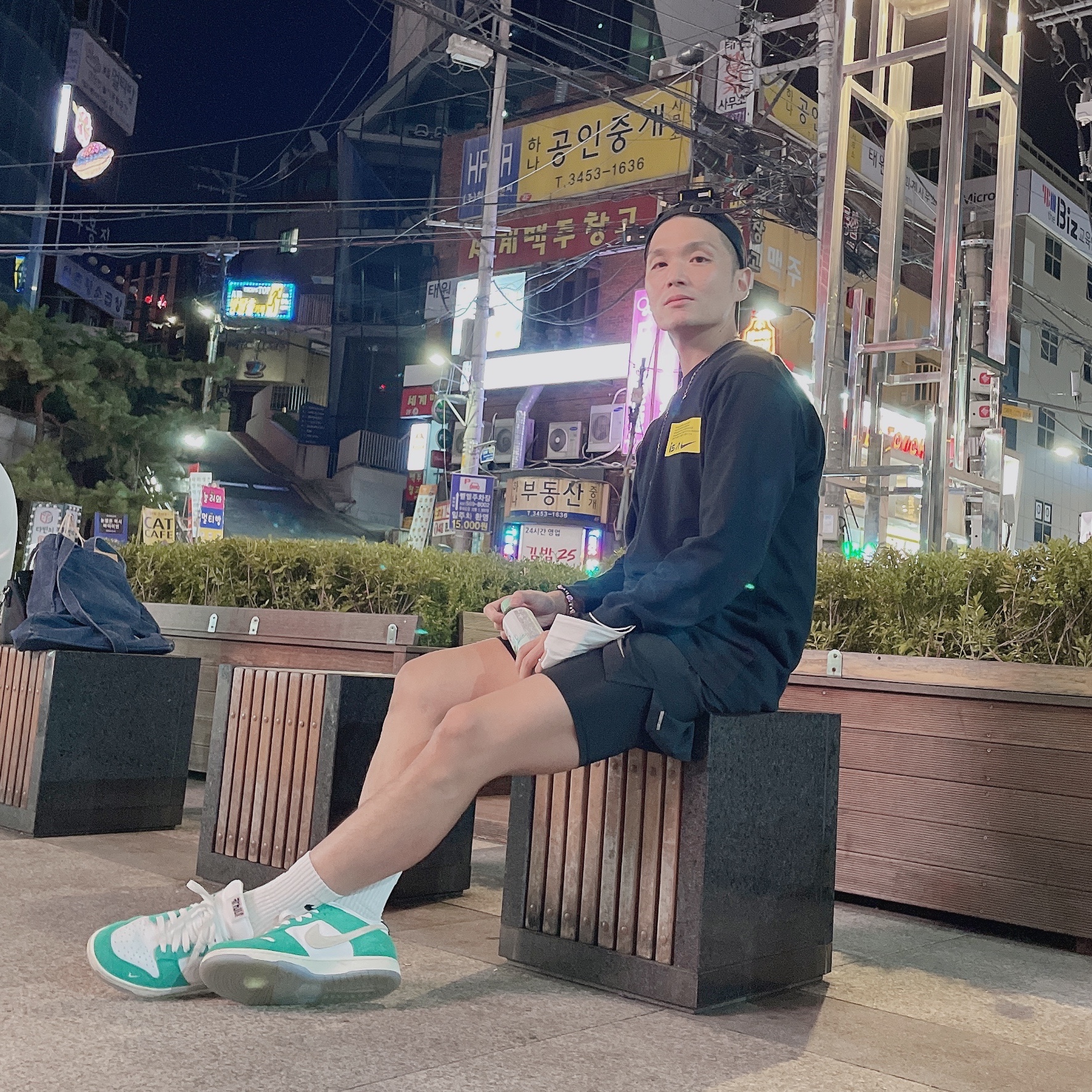 Nike x Kasina Dunk Low Road Sign - Kasina Exclusive, Nike NRG ISPA LS T-Shirt 1.0 Black - Asia 착용 스타일 - 1