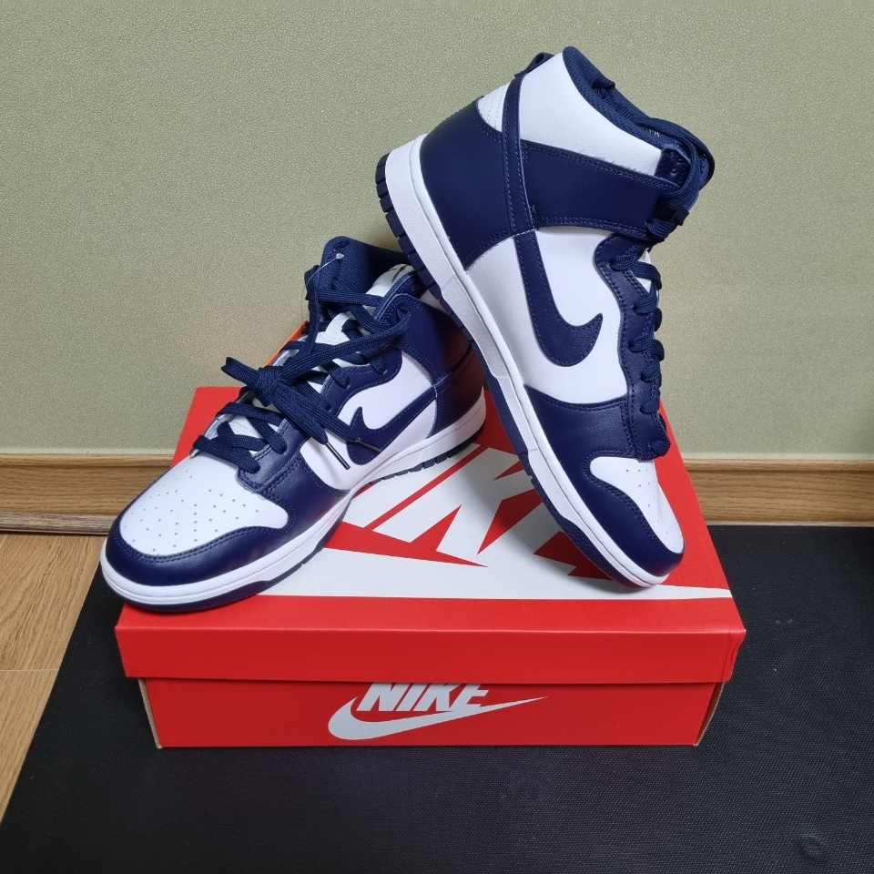 Nike Dunk High Retro Championship Navy 착용 스타일