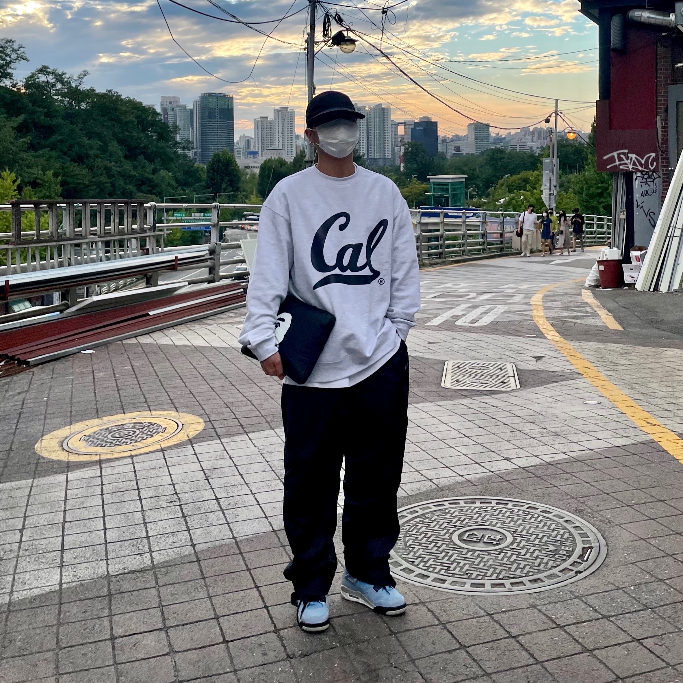 Jordan 4 Retro University Blue 착용 스타일