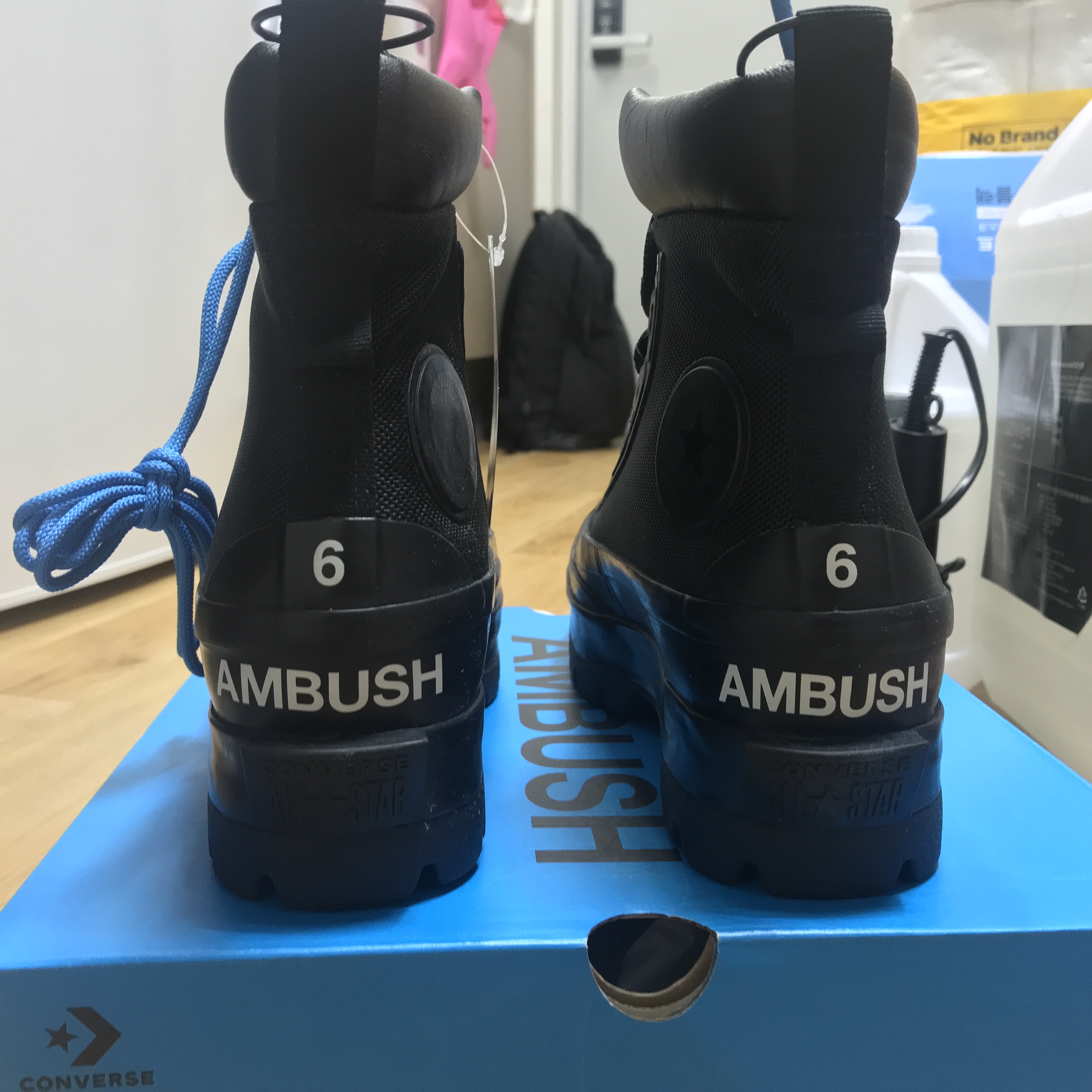 Converse x Ambush Chuck Taylor All Star Duck Boot Black 착용 스타일 - 3