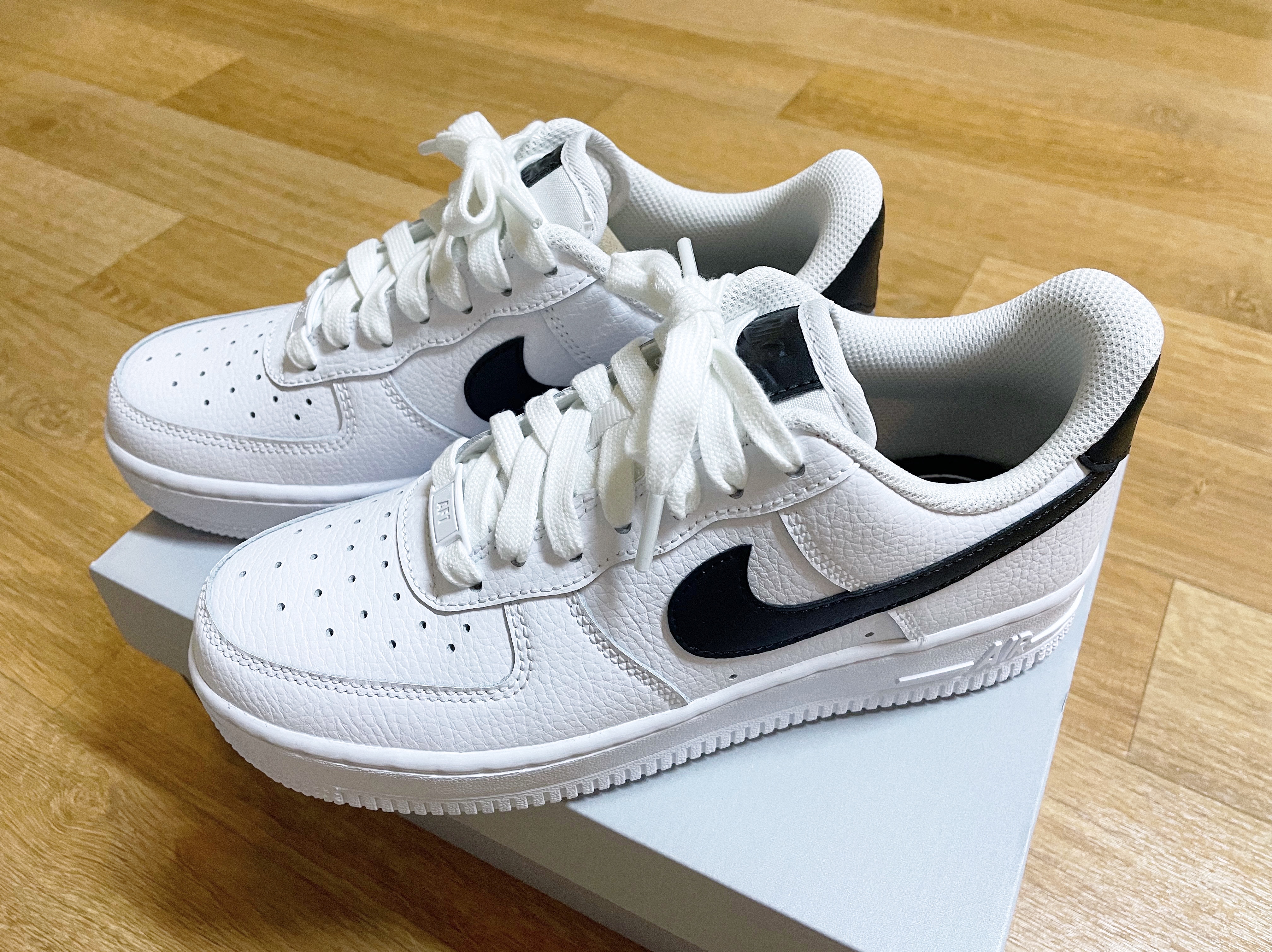 (W) Nike Air Force 1 '07 Low White Black 착용 스타일