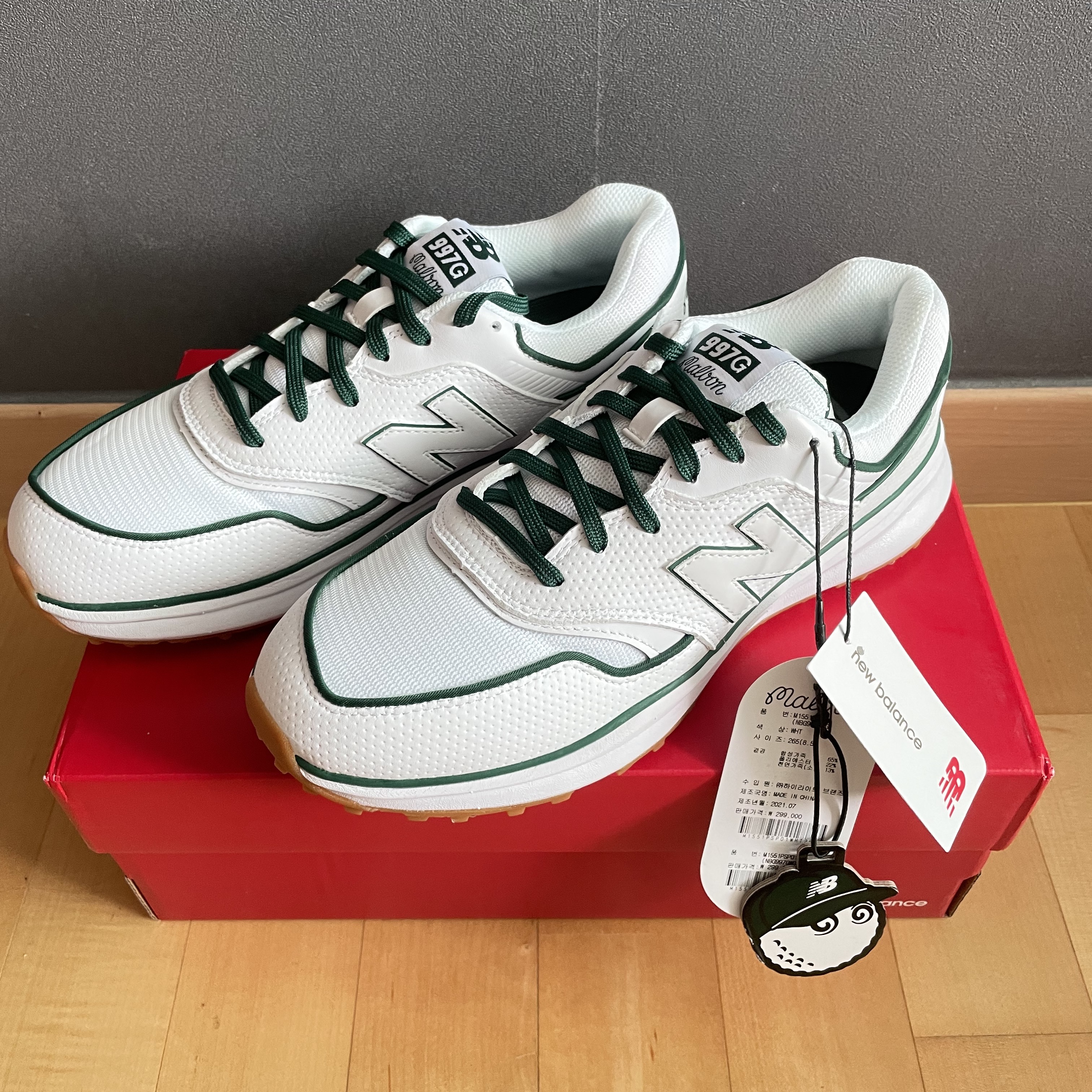 New Balance x Malbon 997 Golf White Green 착용 스타일 - 3